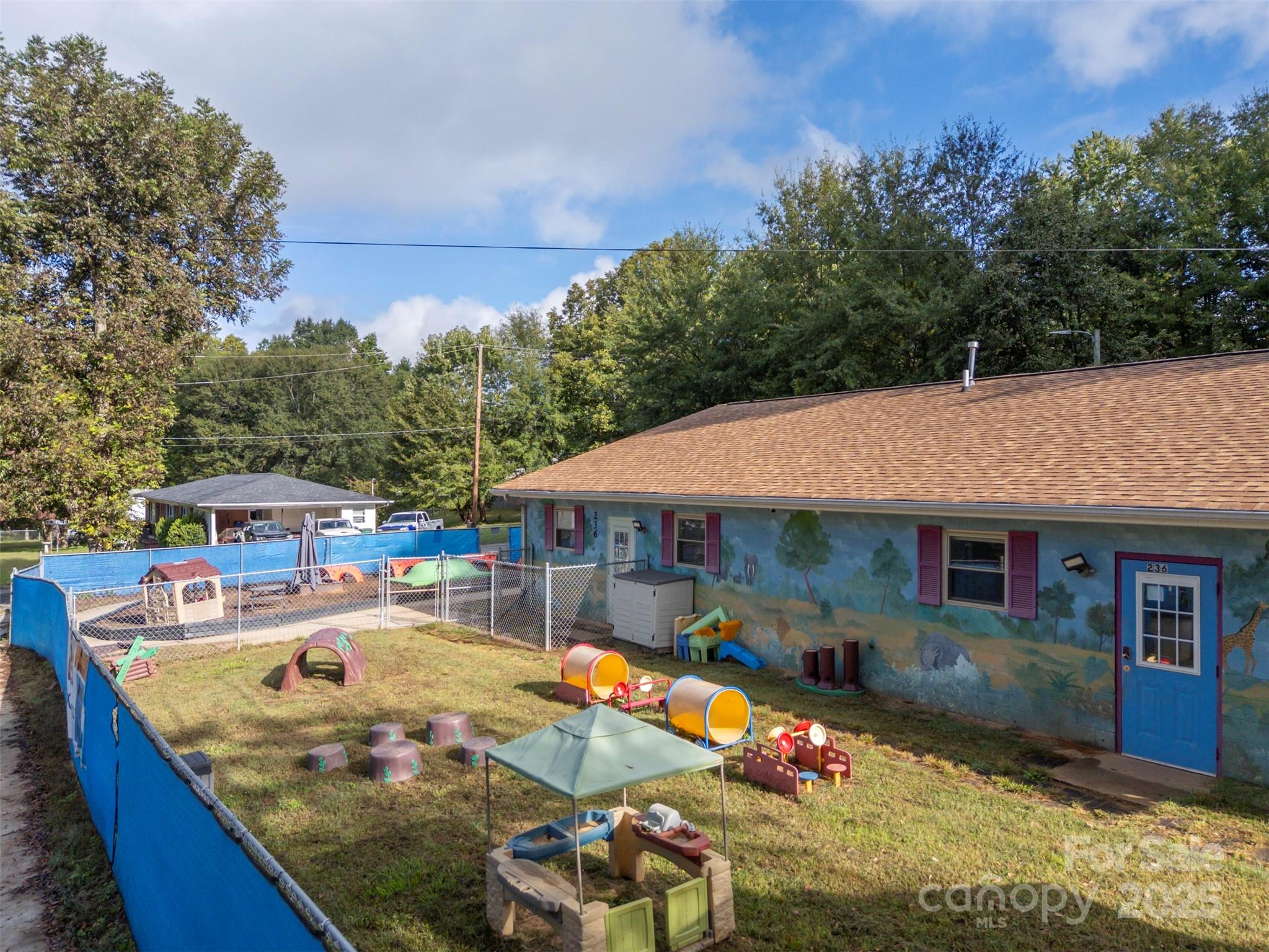 236 Textile Avenue Property Photo 7