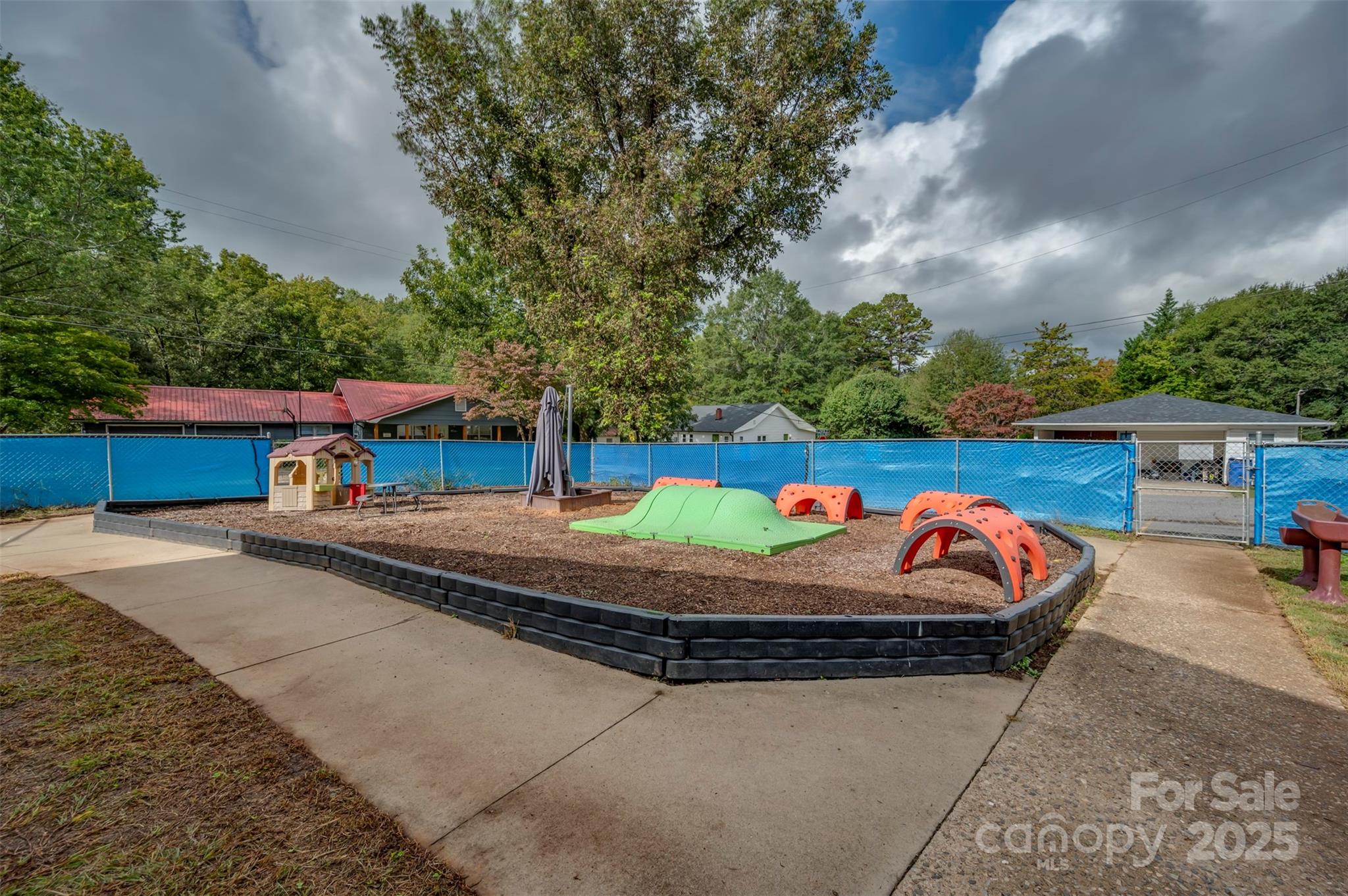 236 Textile Avenue Property Photo 10