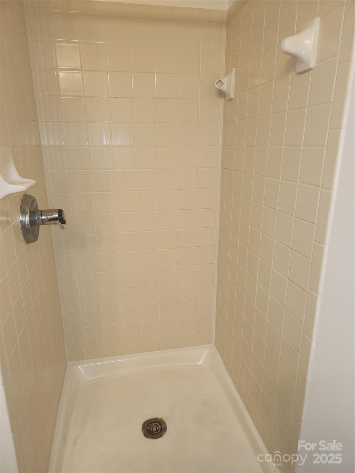 1614-h Arlyn Circle Property Photo 11