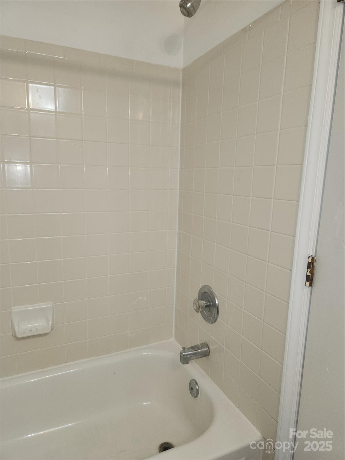 1614-h Arlyn Circle Property Photo 13