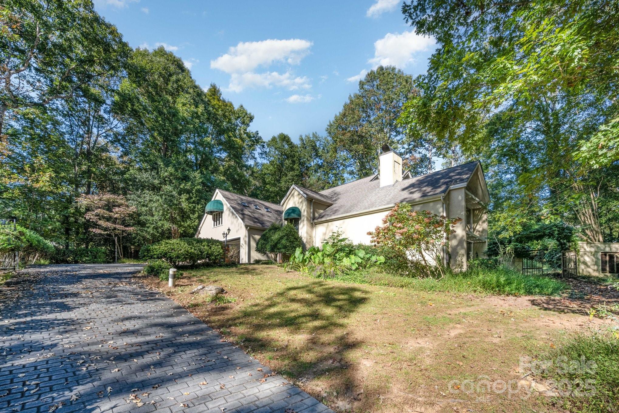 2116 8th Street Drive Property Photo 3