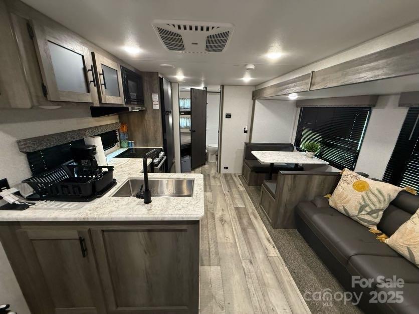 122 Oak Street 371 Property Photo 2