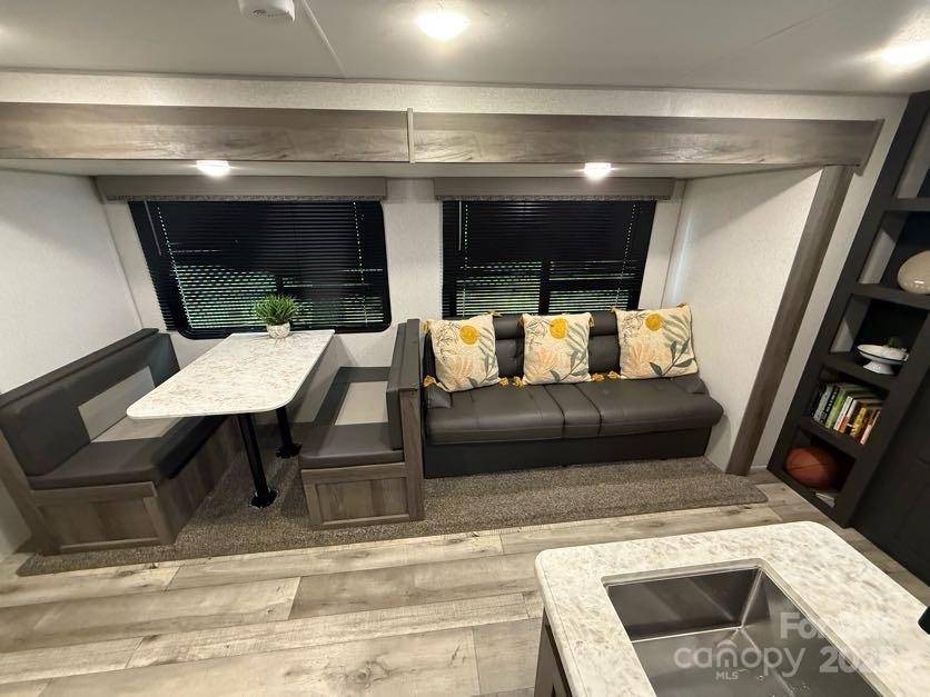 122 Oak Street 371 Property Photo 4