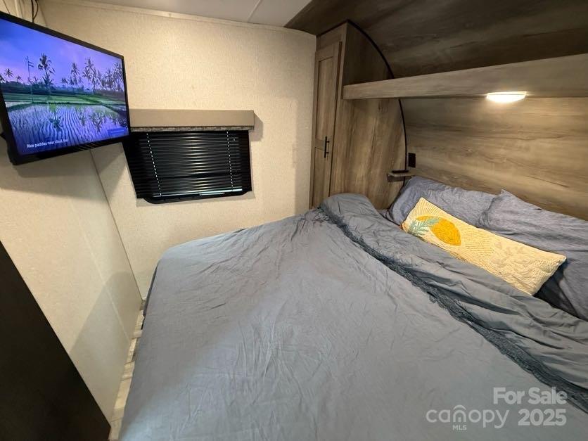 122 Oak Street 371 Property Photo 6