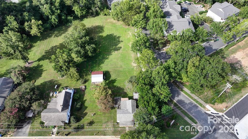 19623 Oak Street Property Photo 6