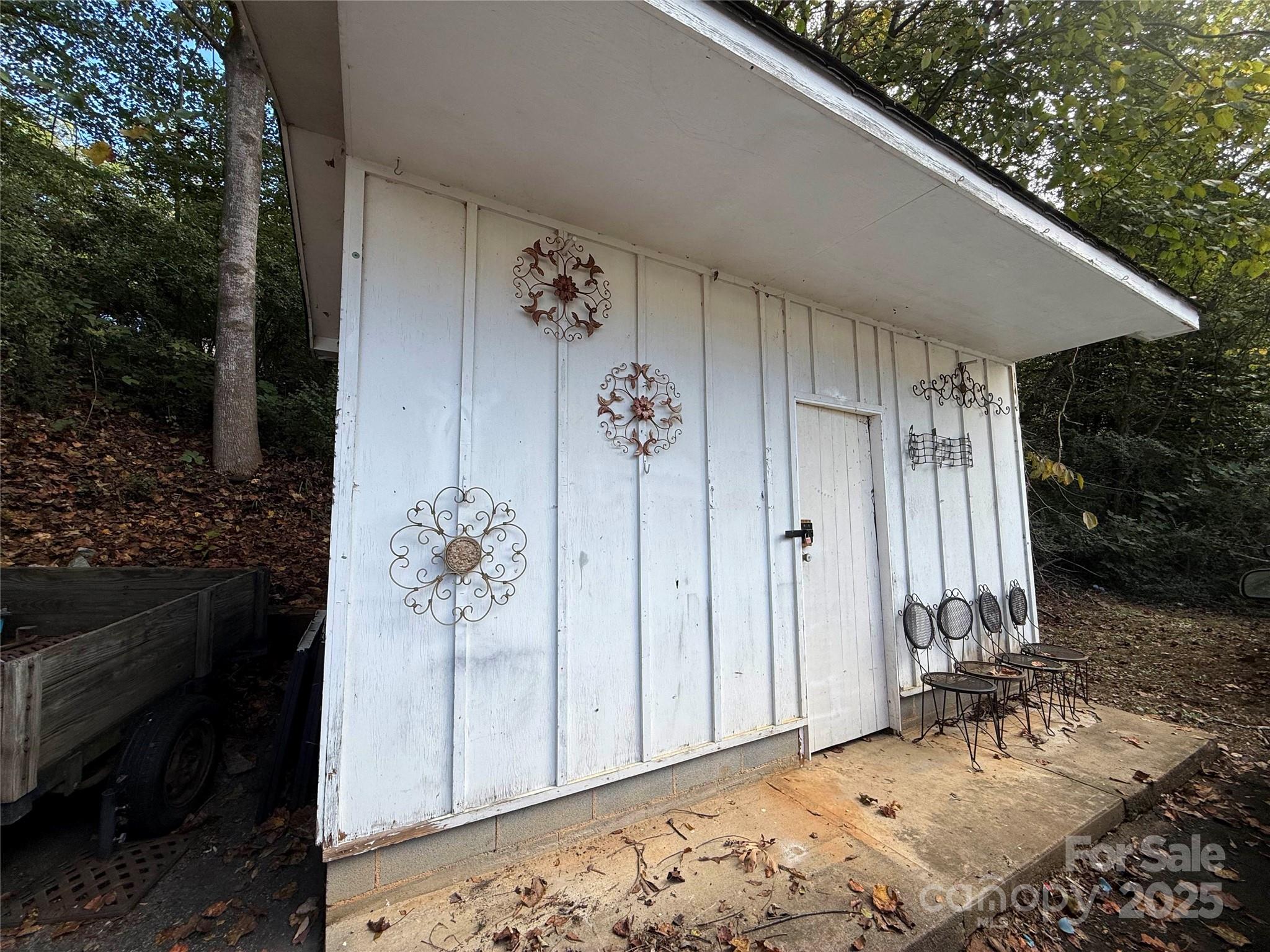 505 Nw Charles Place Property Photo 6