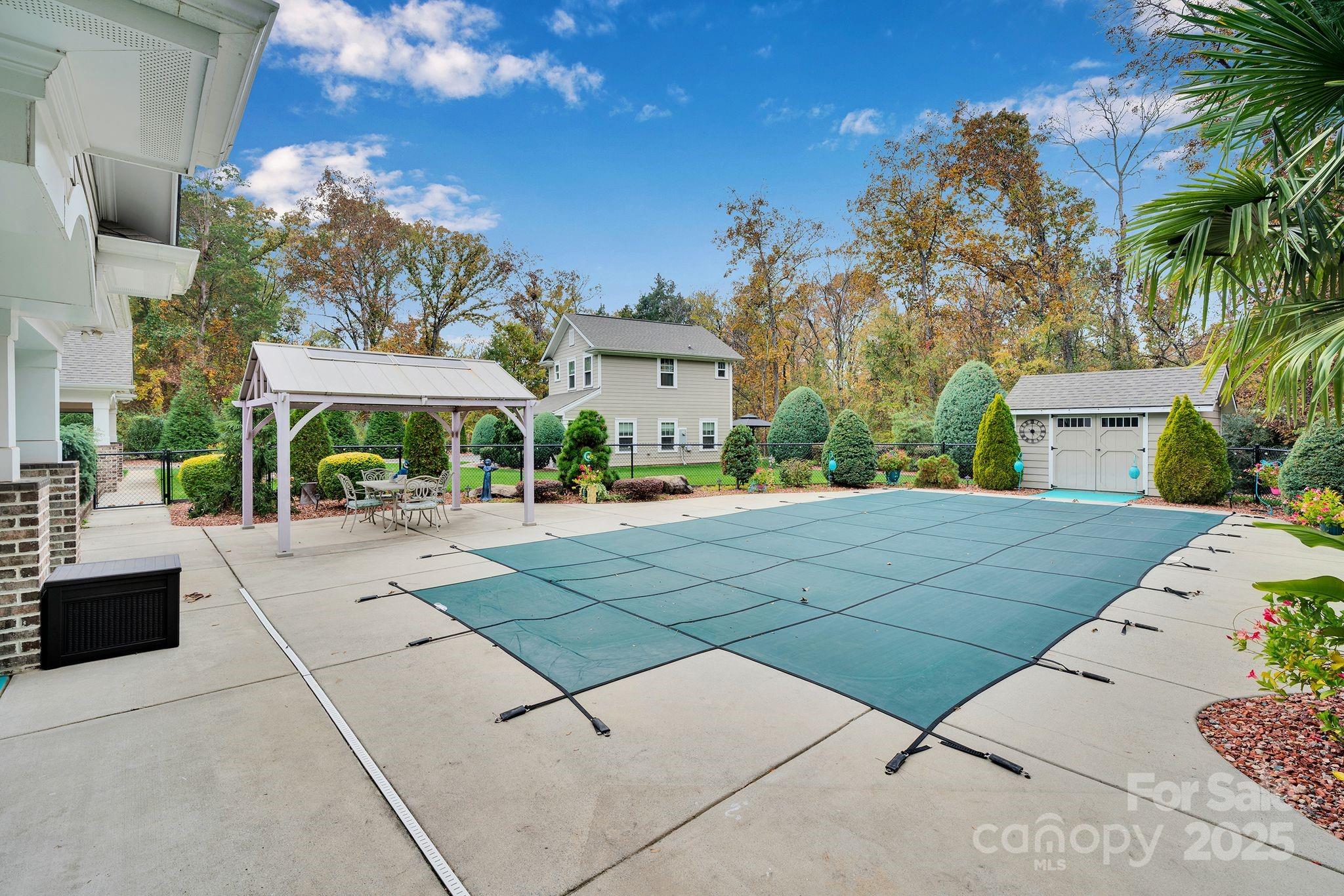 6050 Roberta Road Property Photo 9