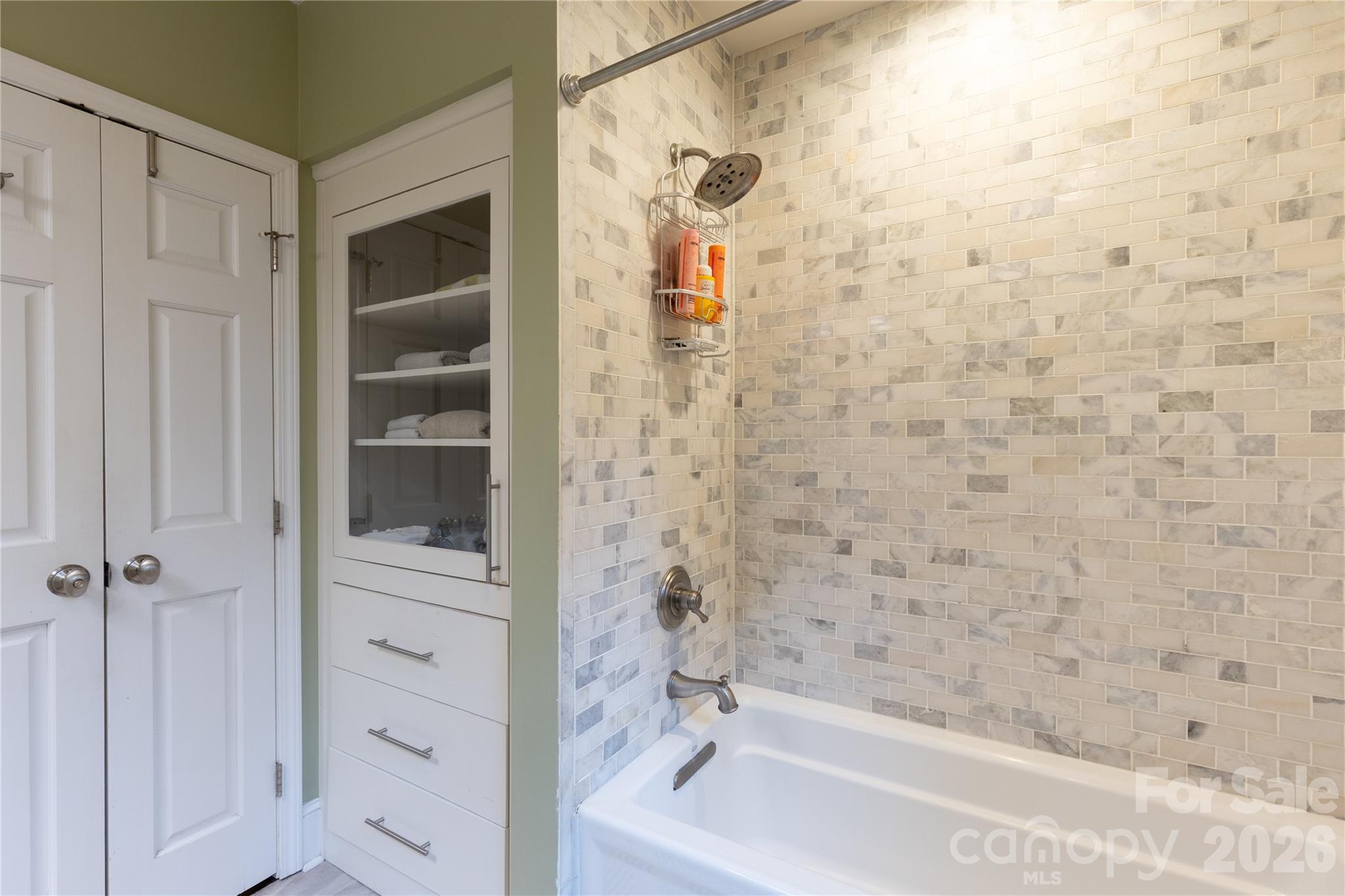 802 E Franklin Street Property Photo 7