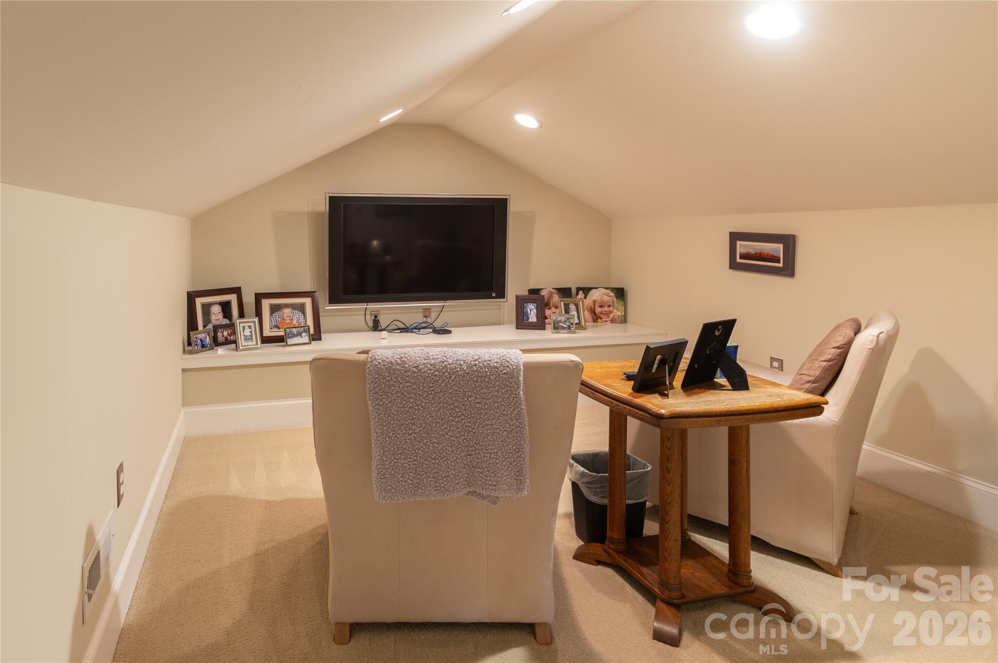 802 E Franklin Street Property Photo 12