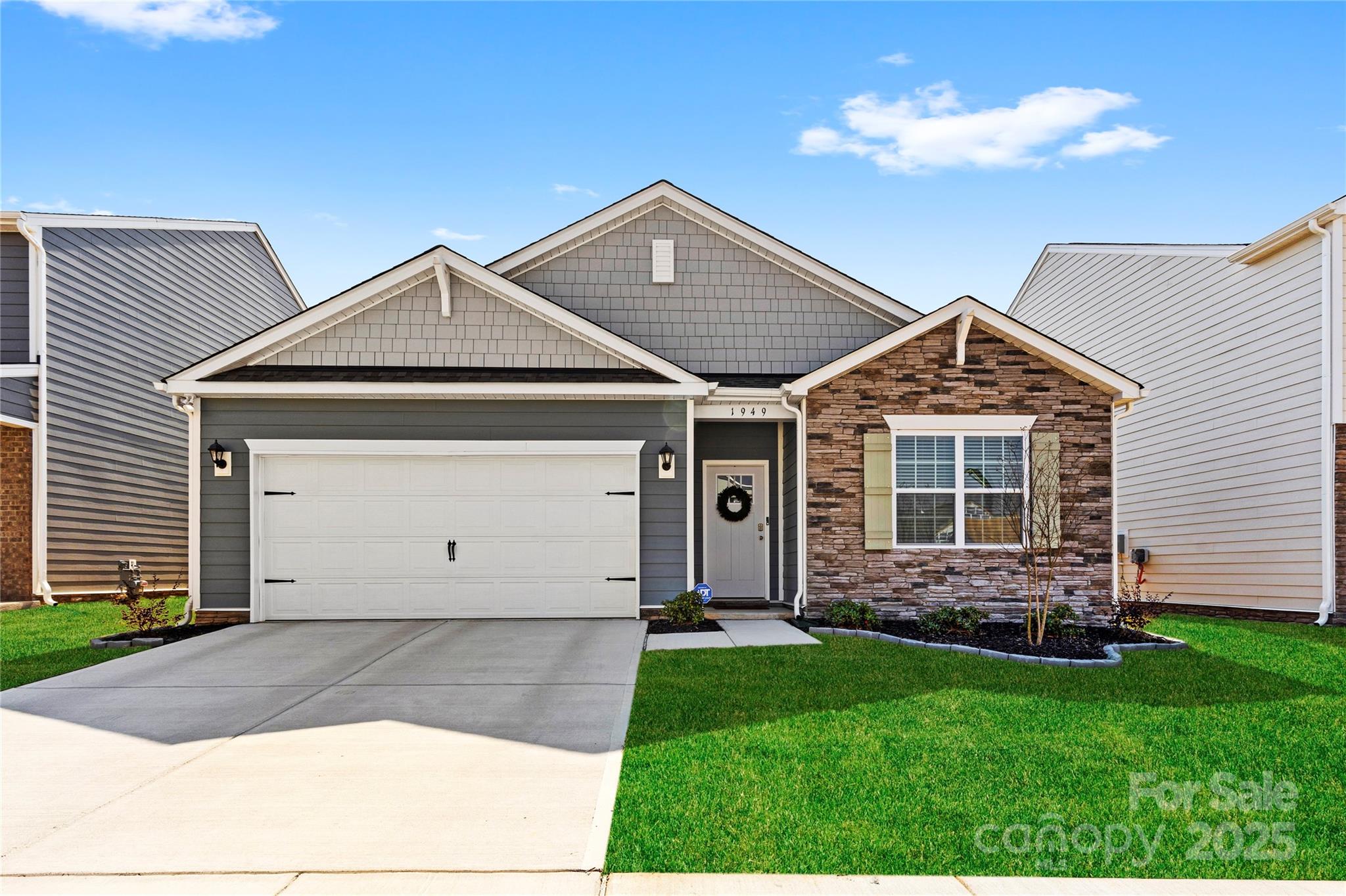 1949 Vanderlyn Street Property Photo 1