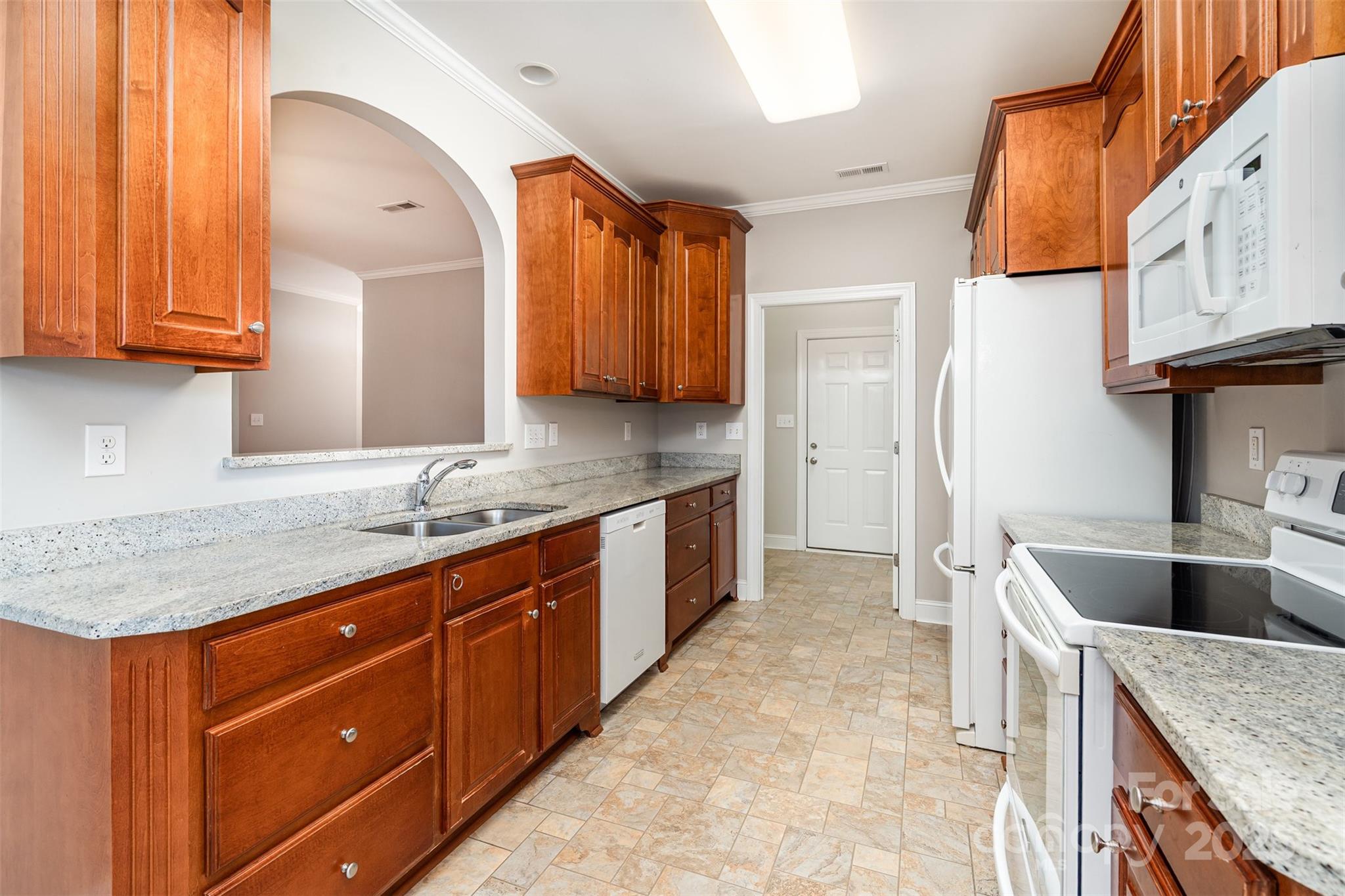 327 River Birch Drive Property Photo 4