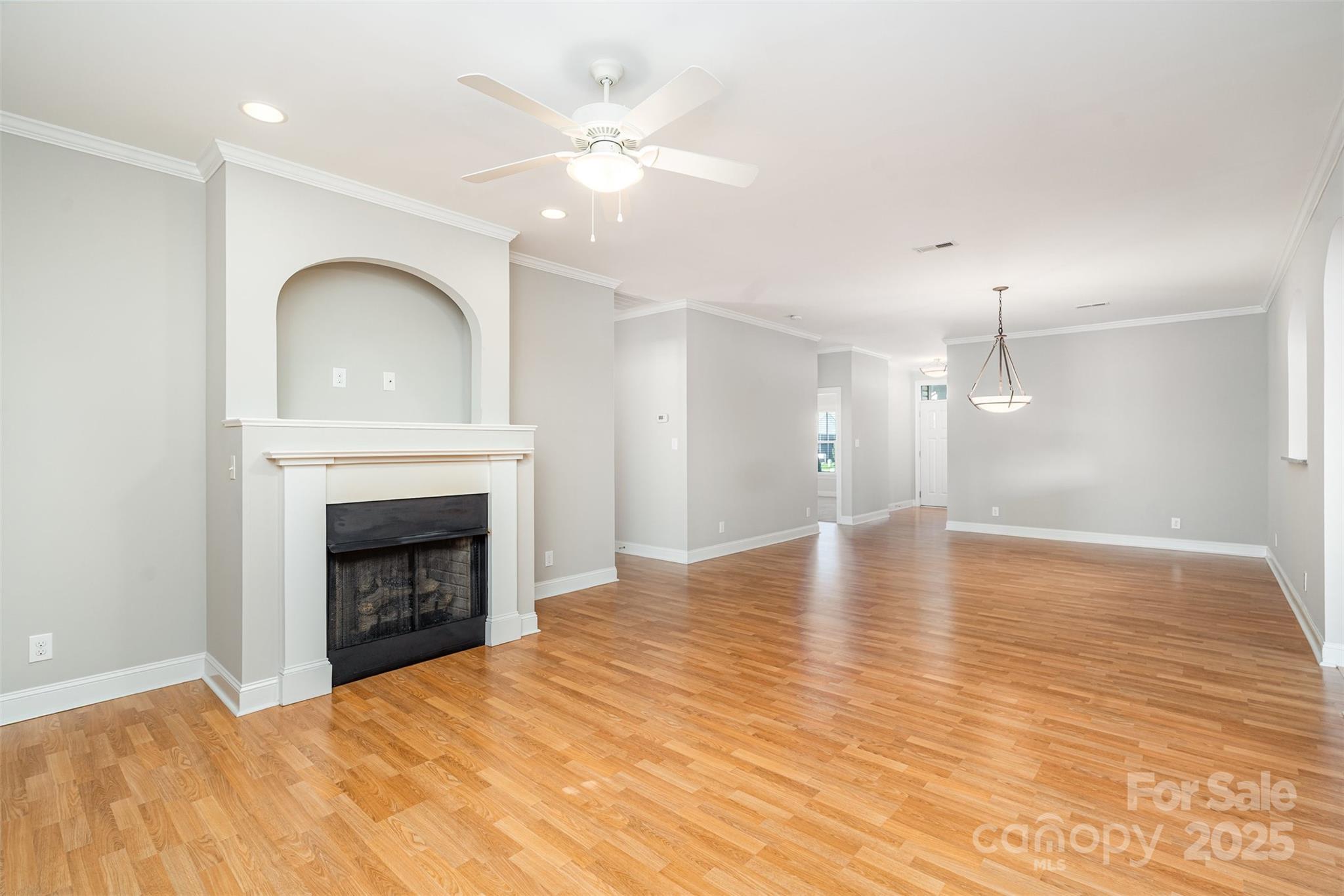 327 River Birch Drive Property Photo 10