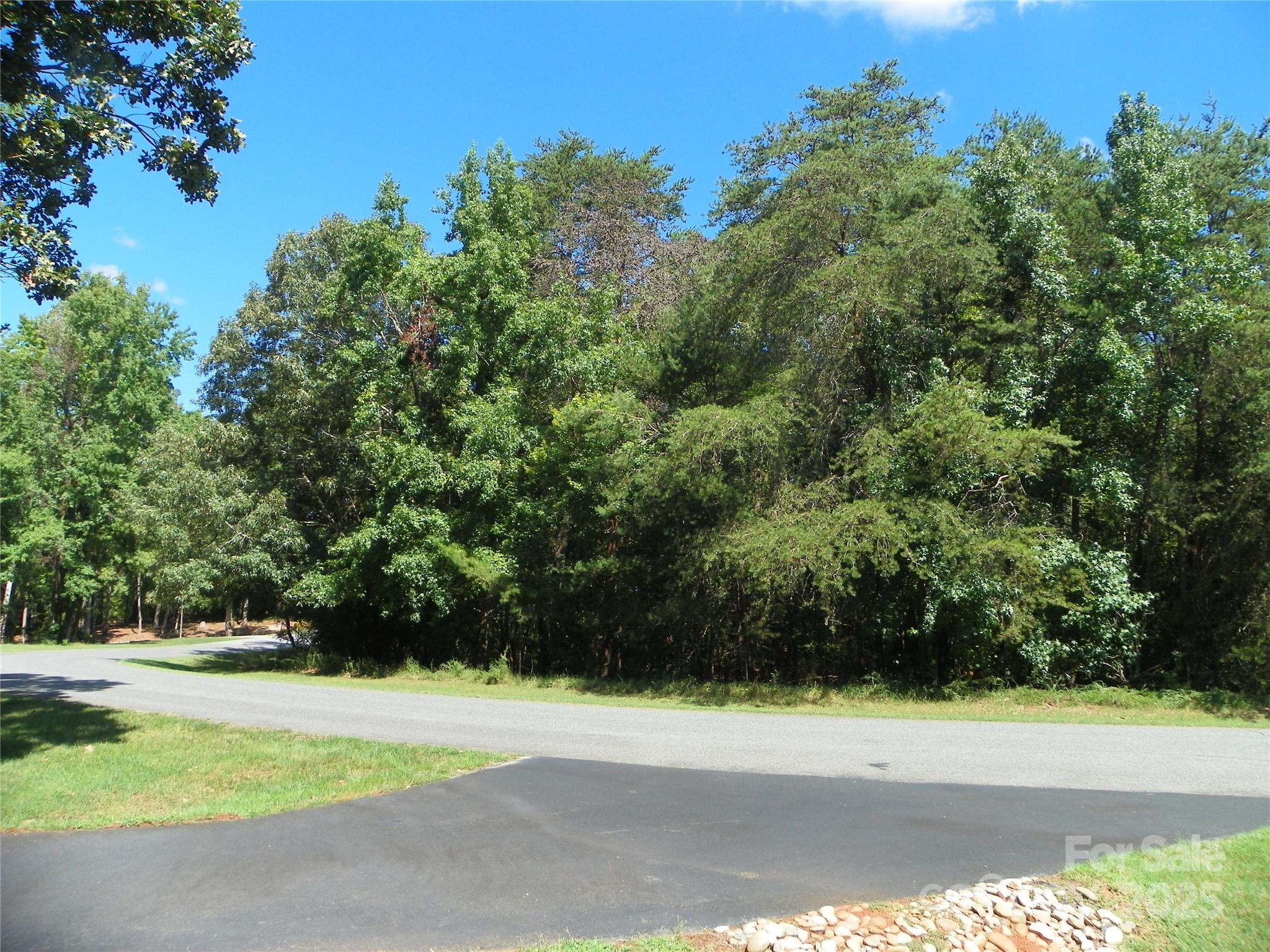 565 Whisper Lake Drive Property Photo 1