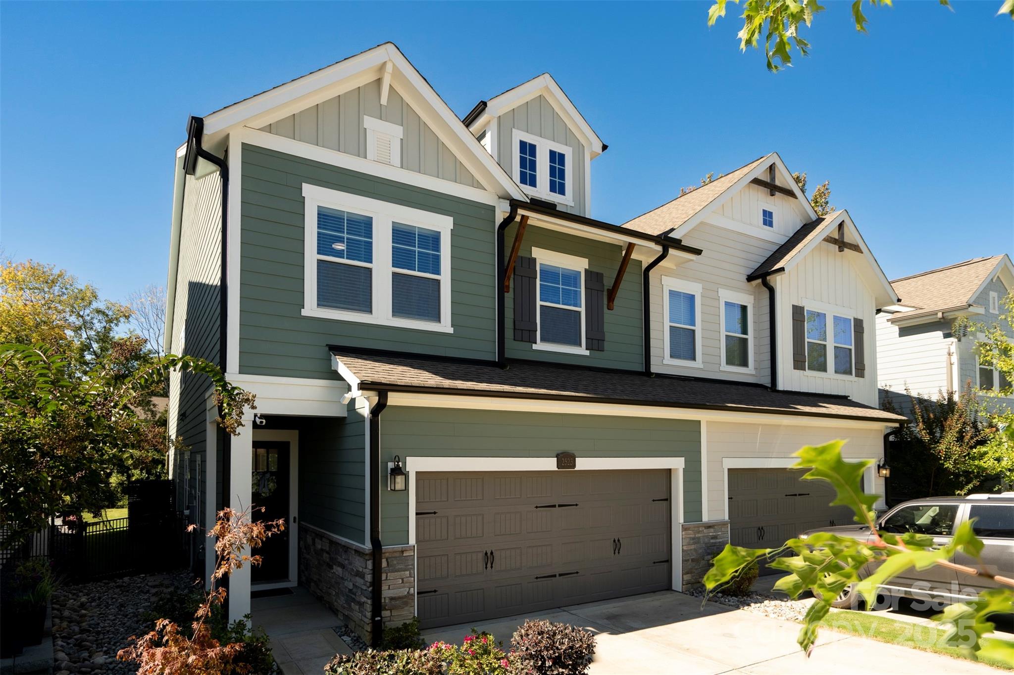 2523 Lola Avenue Property Photo 1