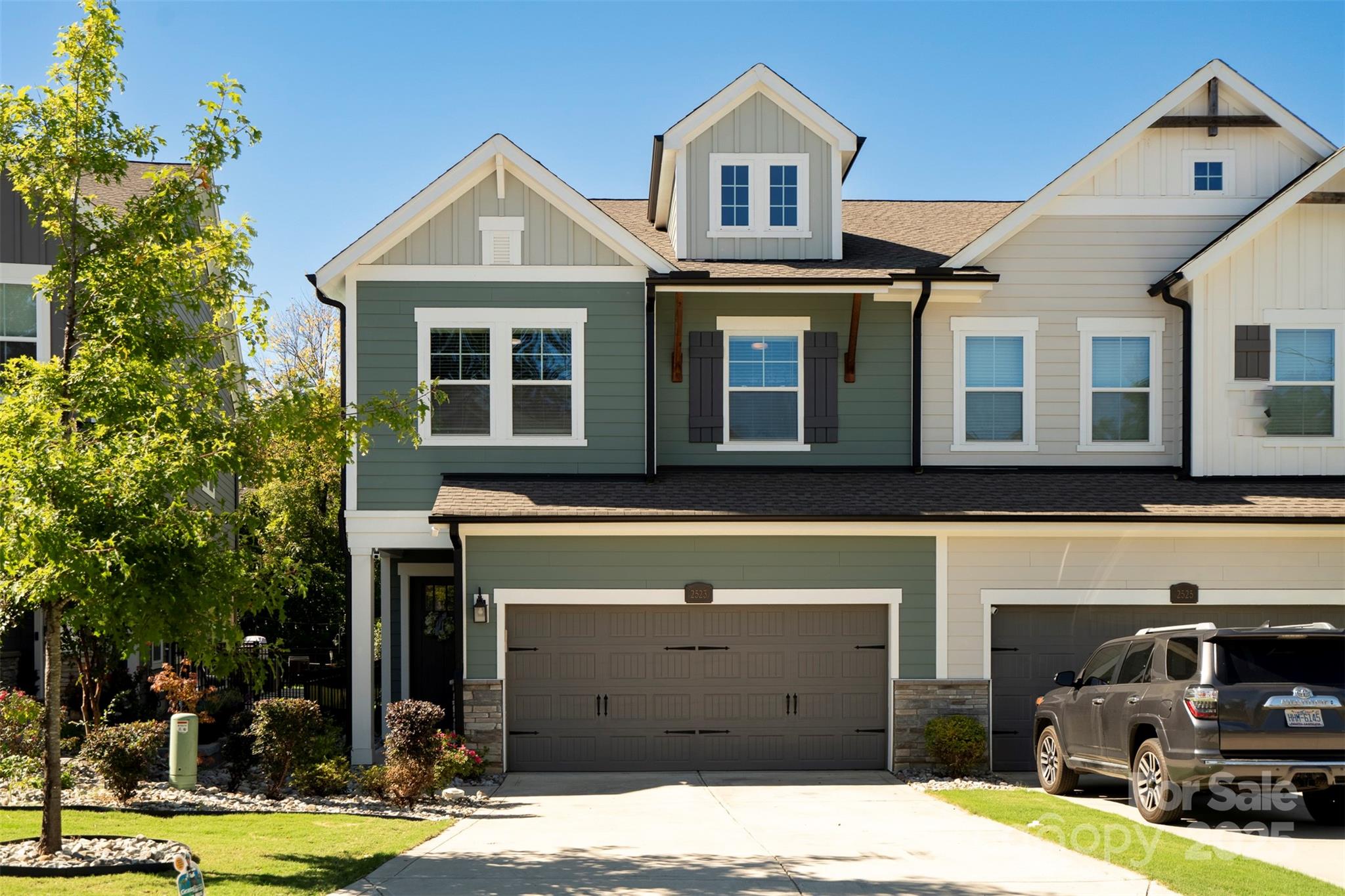 2523 Lola Avenue Property Photo 2