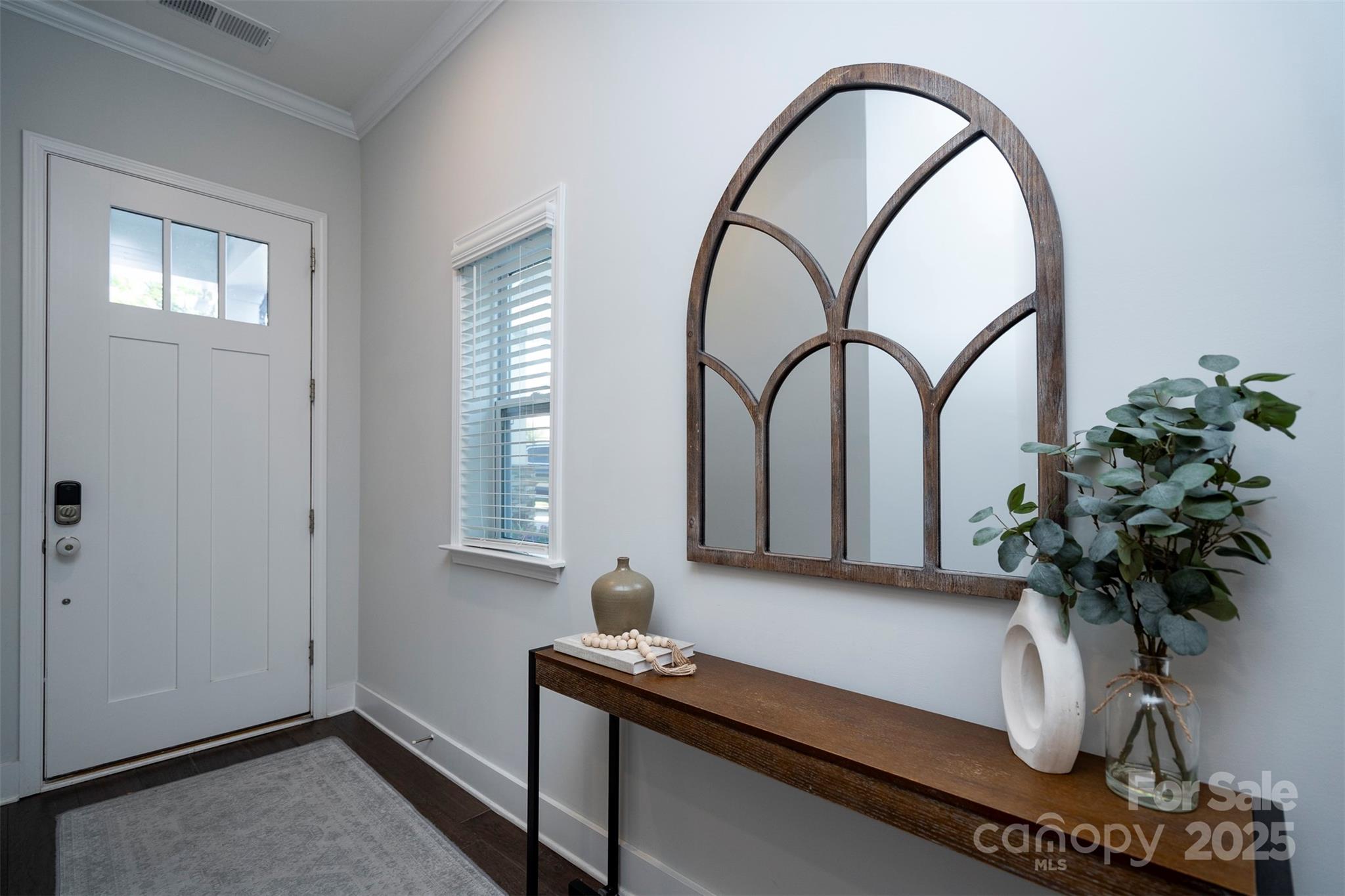 2523 Lola Avenue Property Photo 3