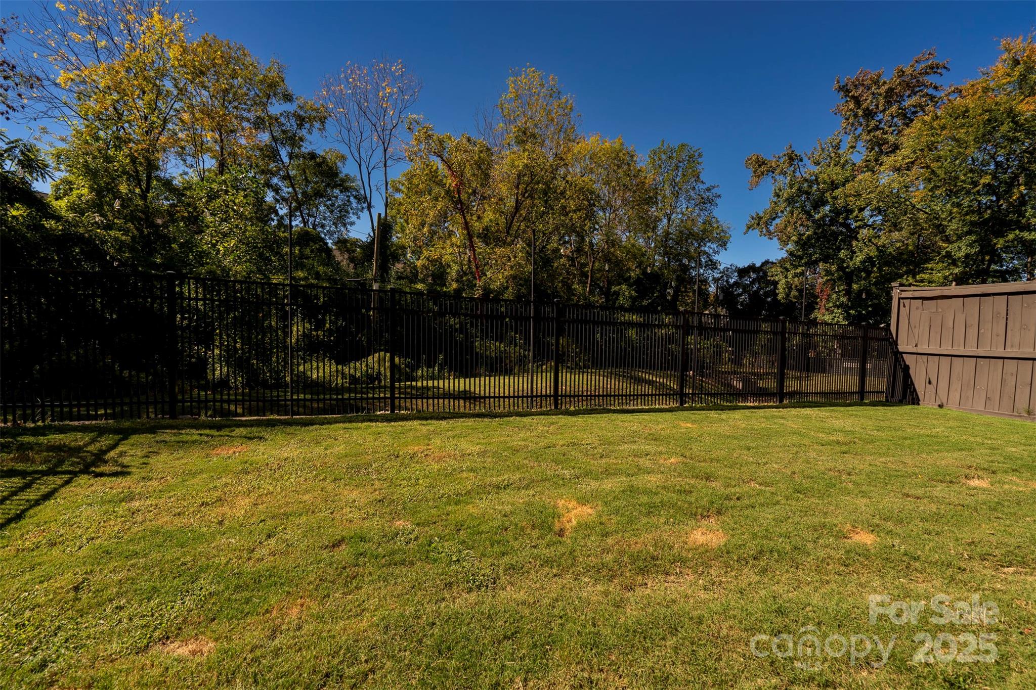 2523 Lola Avenue Property Photo 34