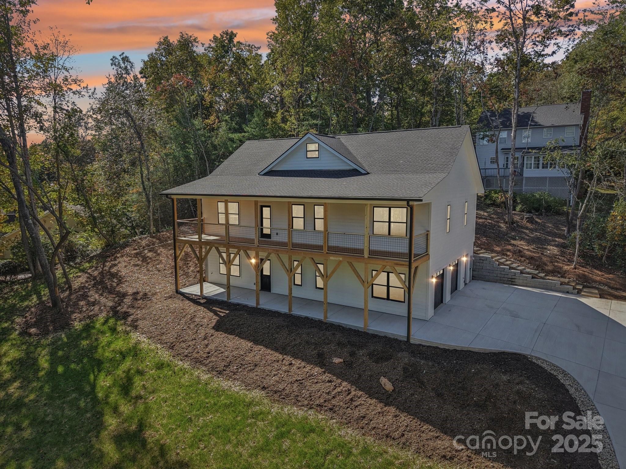 271 Greenstone Lane Property Photo 1