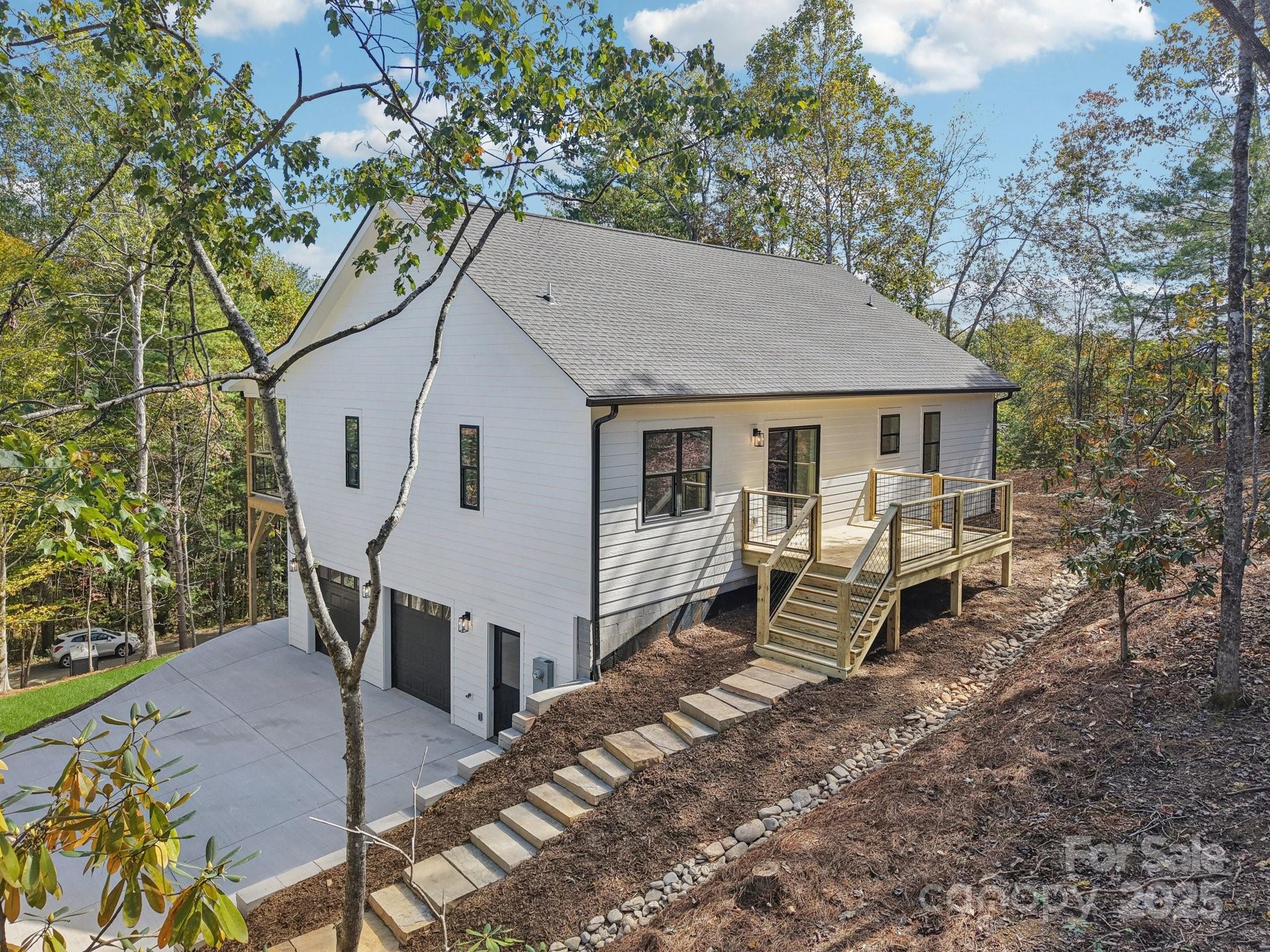 271 Greenstone Lane Property Photo 4