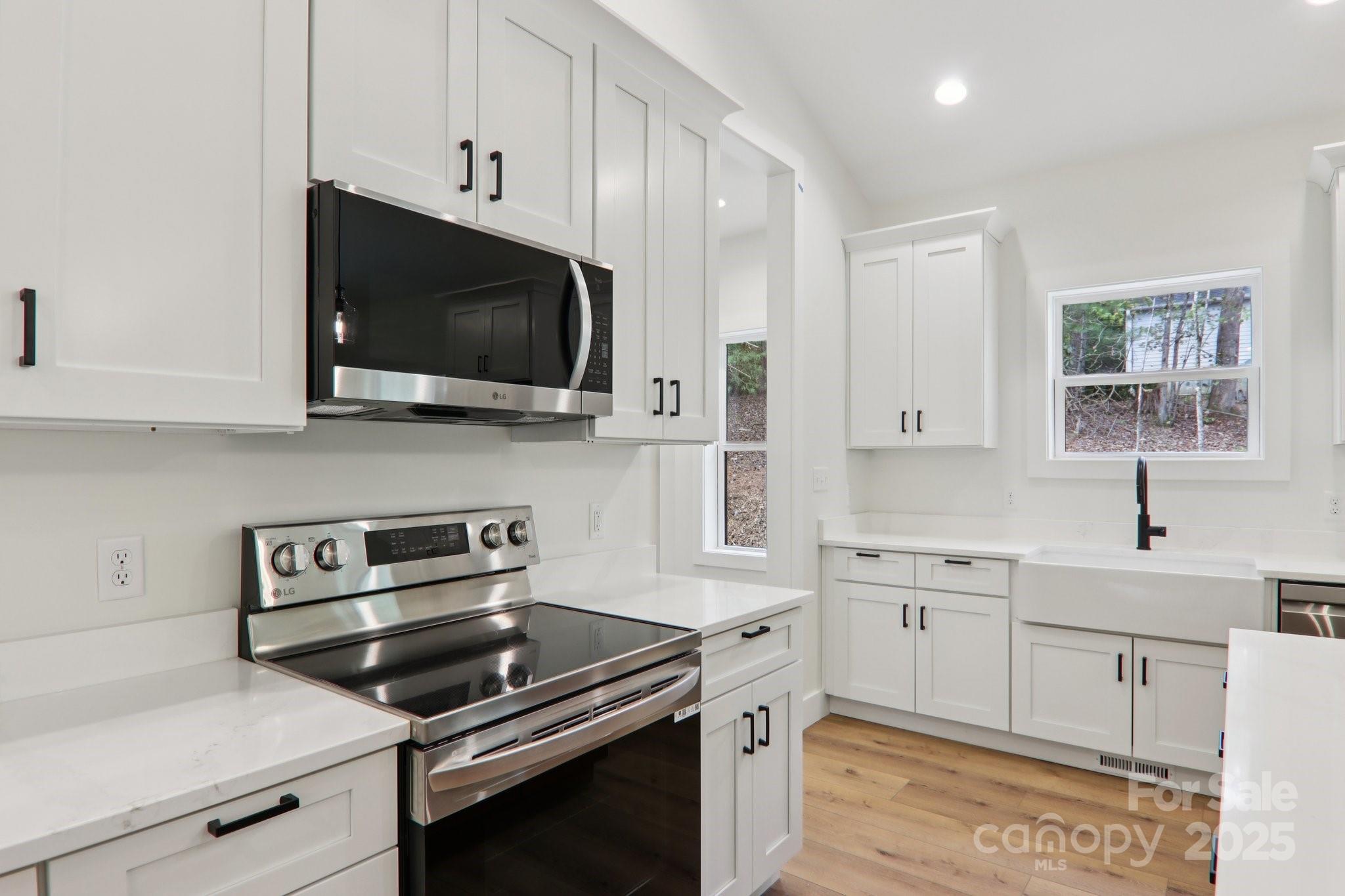 271 Greenstone Lane Property Photo 17