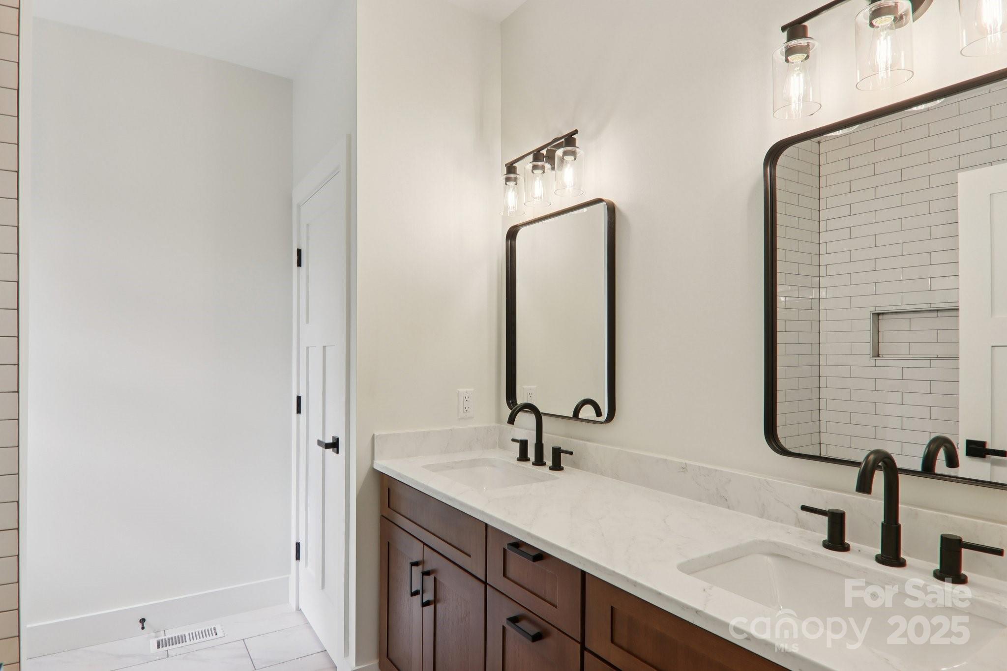 271 Greenstone Lane Property Photo 24