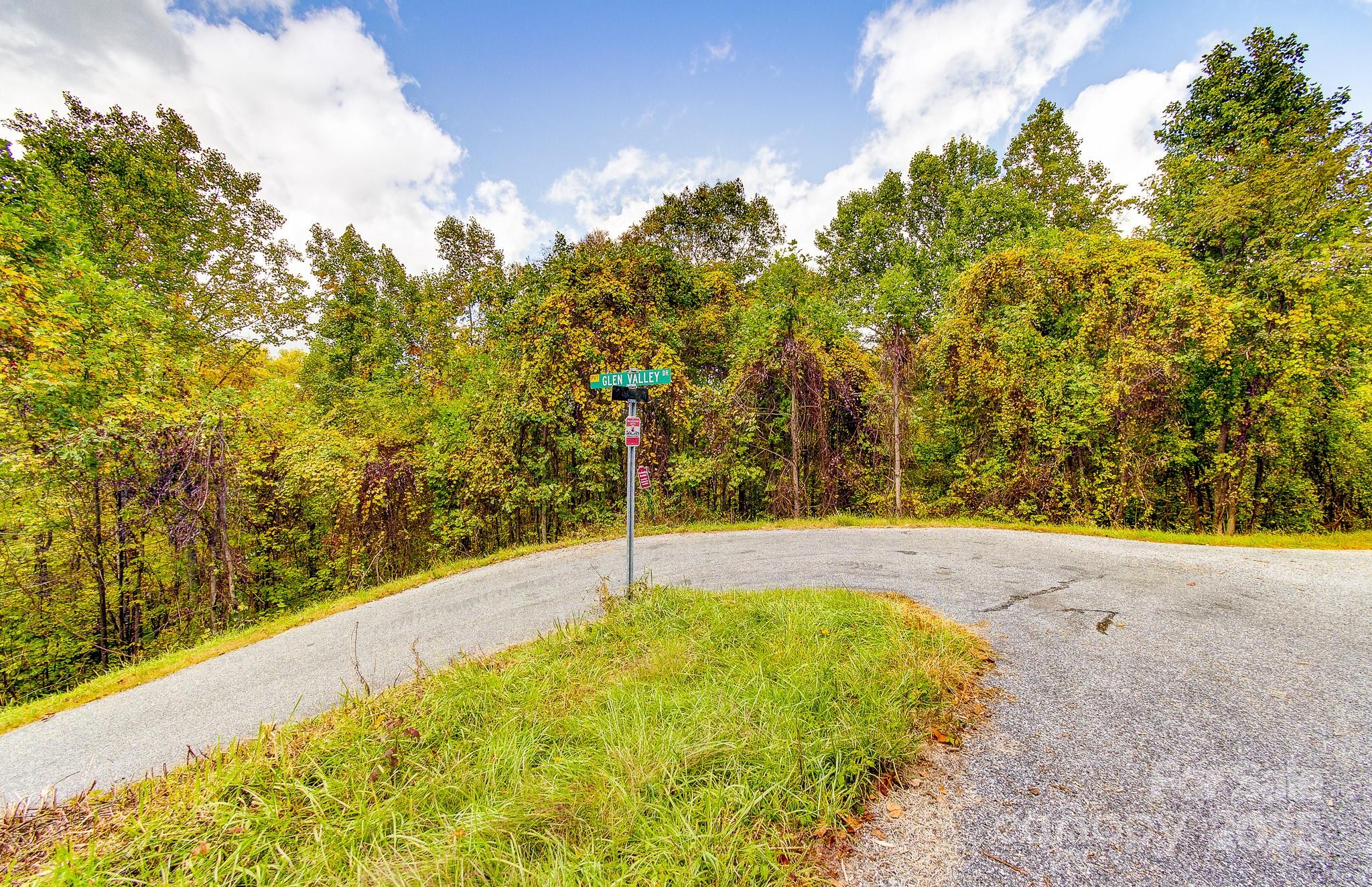 443 Glen Valley Drive Property Photo 15