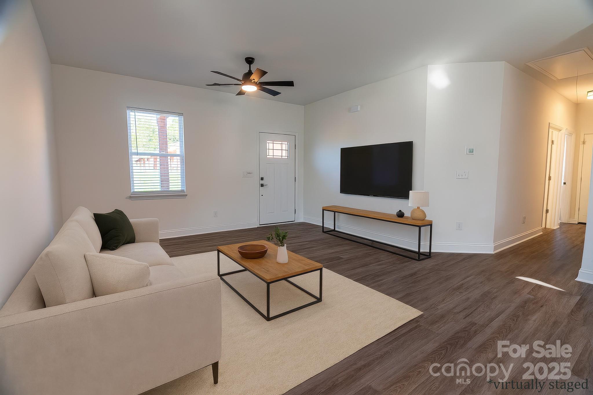 719 Smith Street Property Photo 6