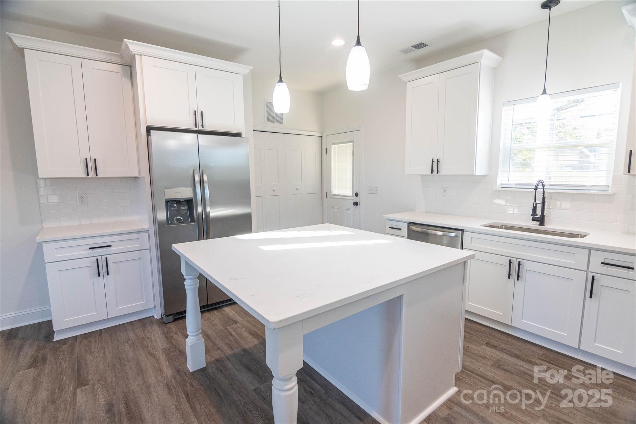 719 Smith Street Property Photo 10