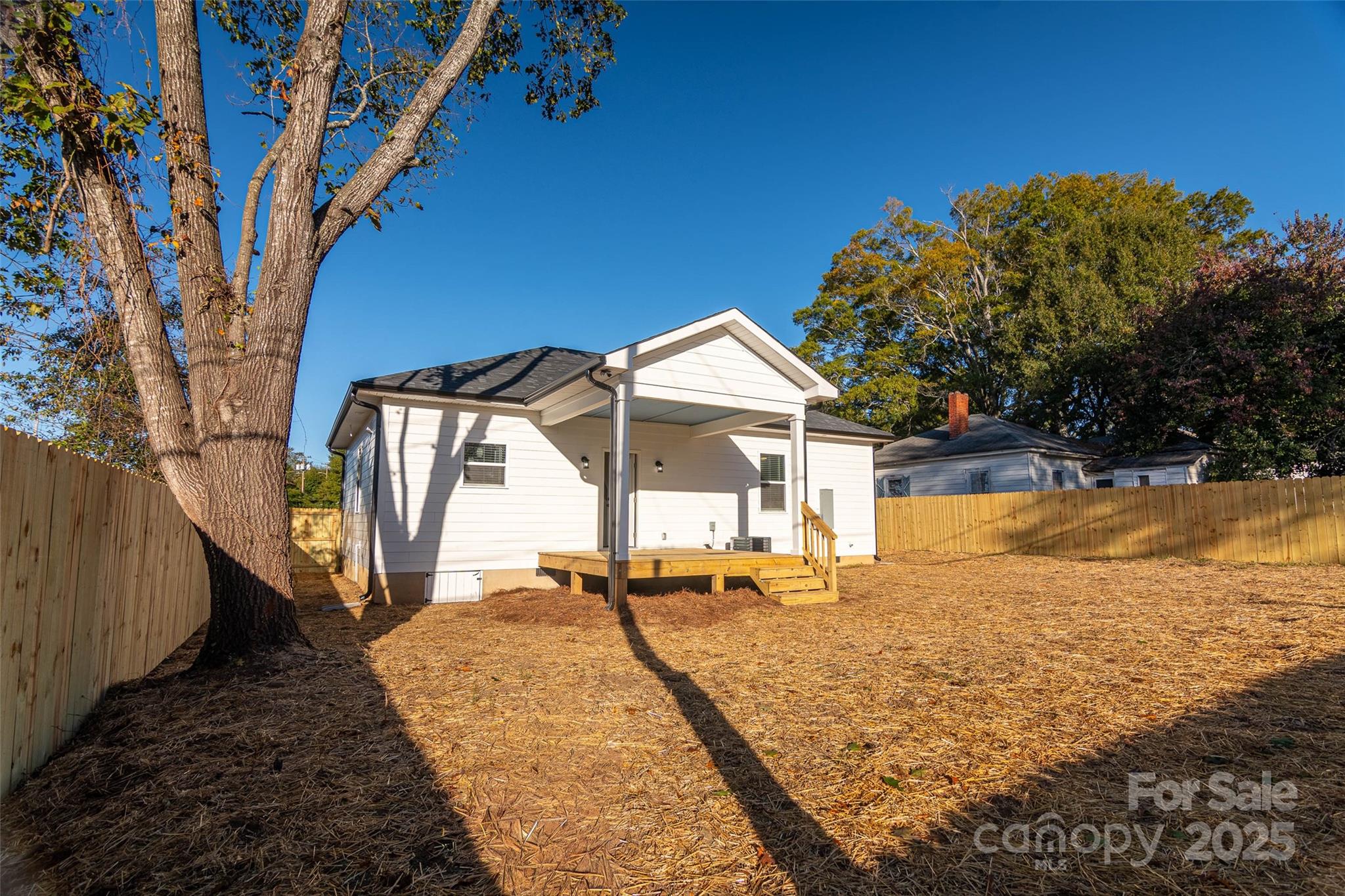 719 Smith Street Property Photo 26