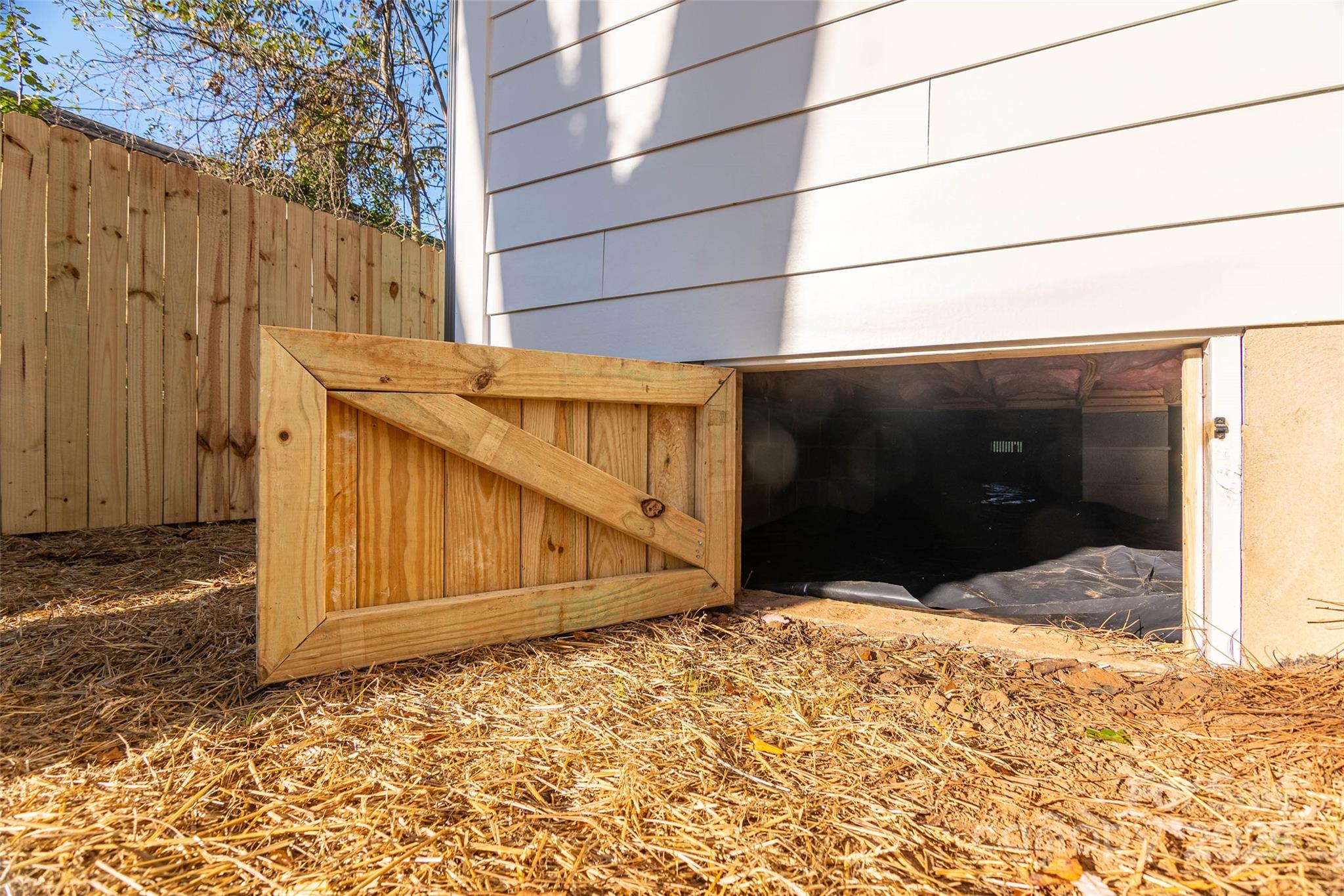 719 Smith Street Property Photo 28