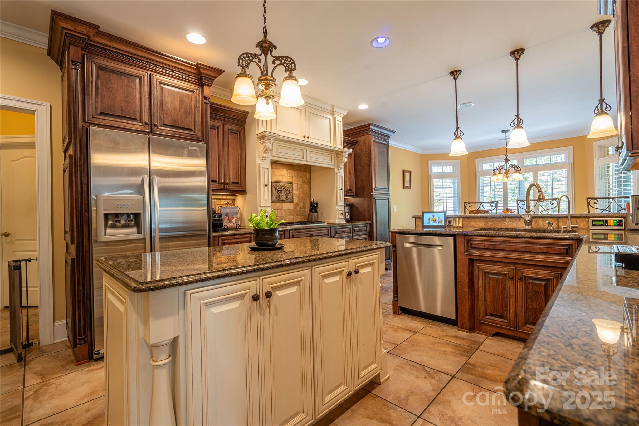 1427 Merrimont Avenue Property Photo 7