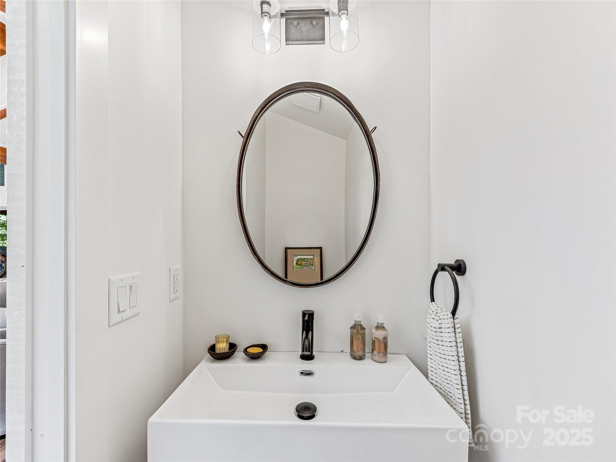 412 Cherokee Trace Property Photo 9