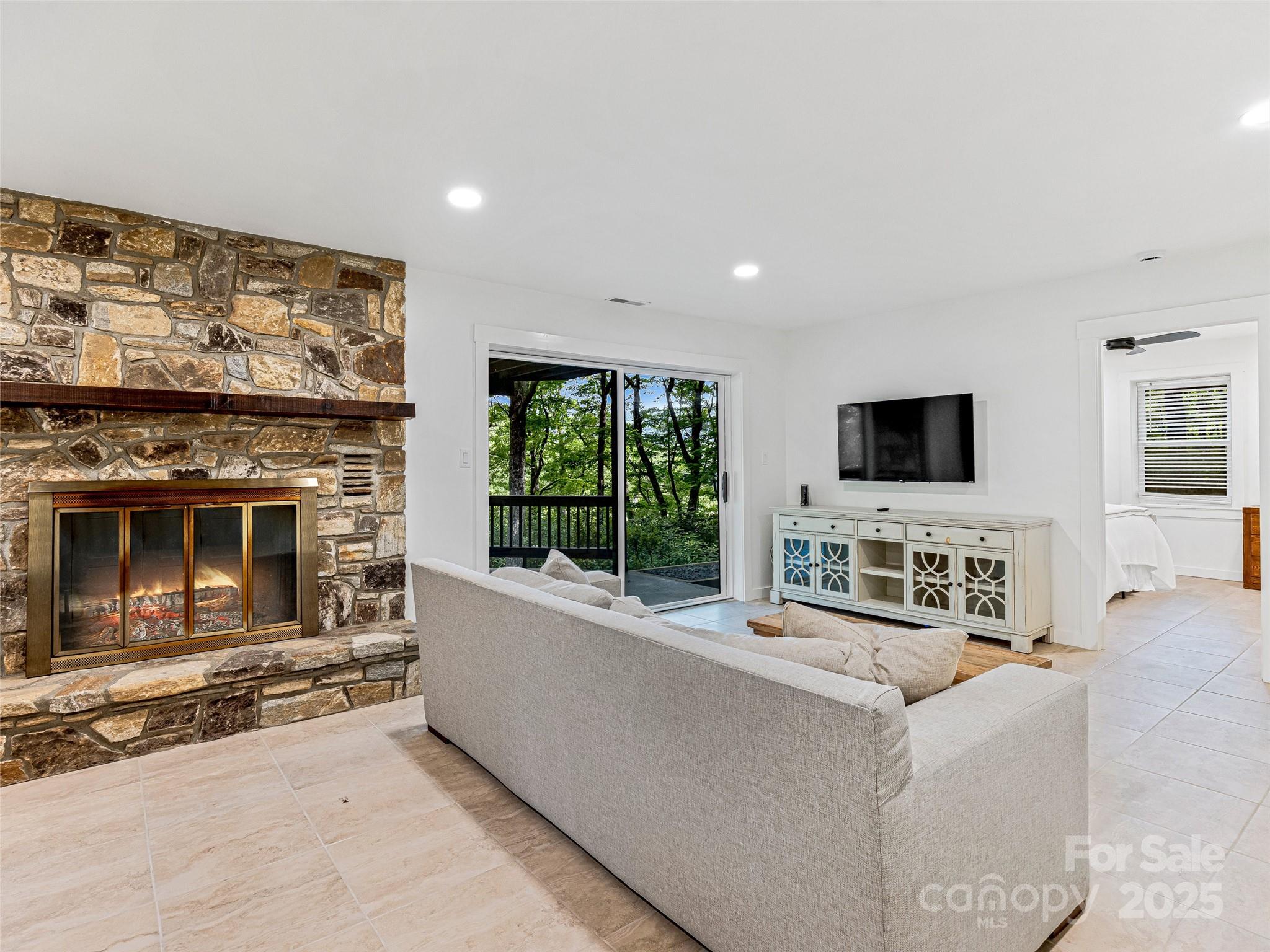 412 Cherokee Trace Property Photo 19