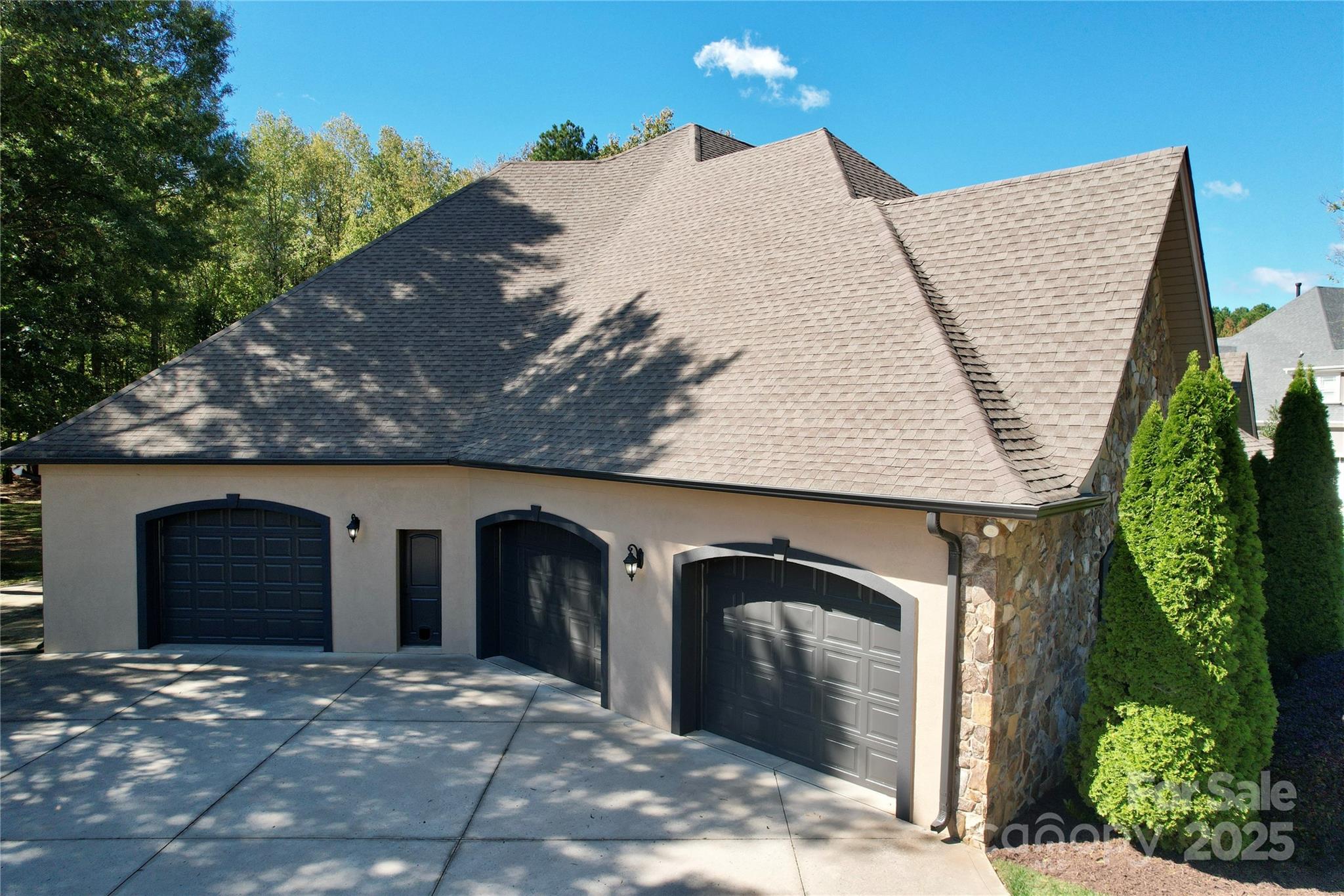 148 Castle Drive Property Photo 3