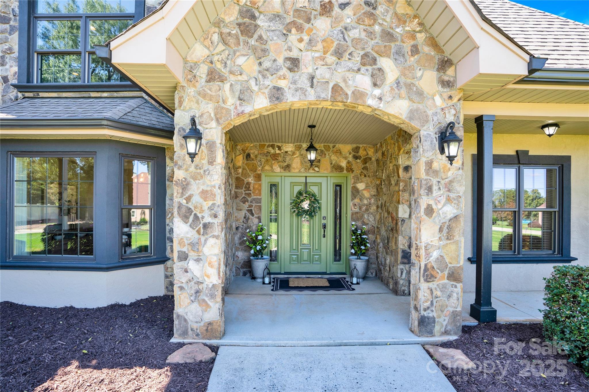 148 Castle Drive Property Photo 6