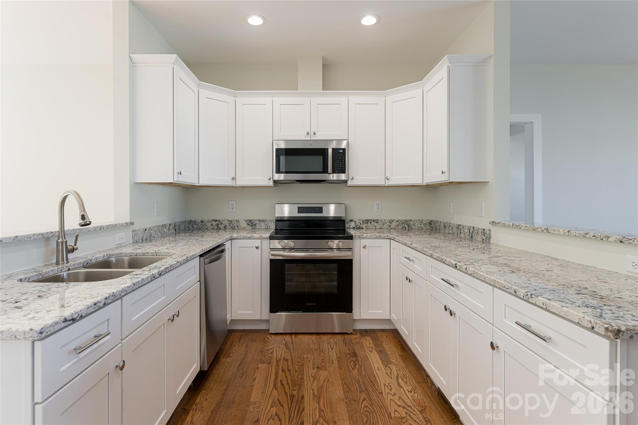 65 Greenwood Fields Drive Property Photo 14