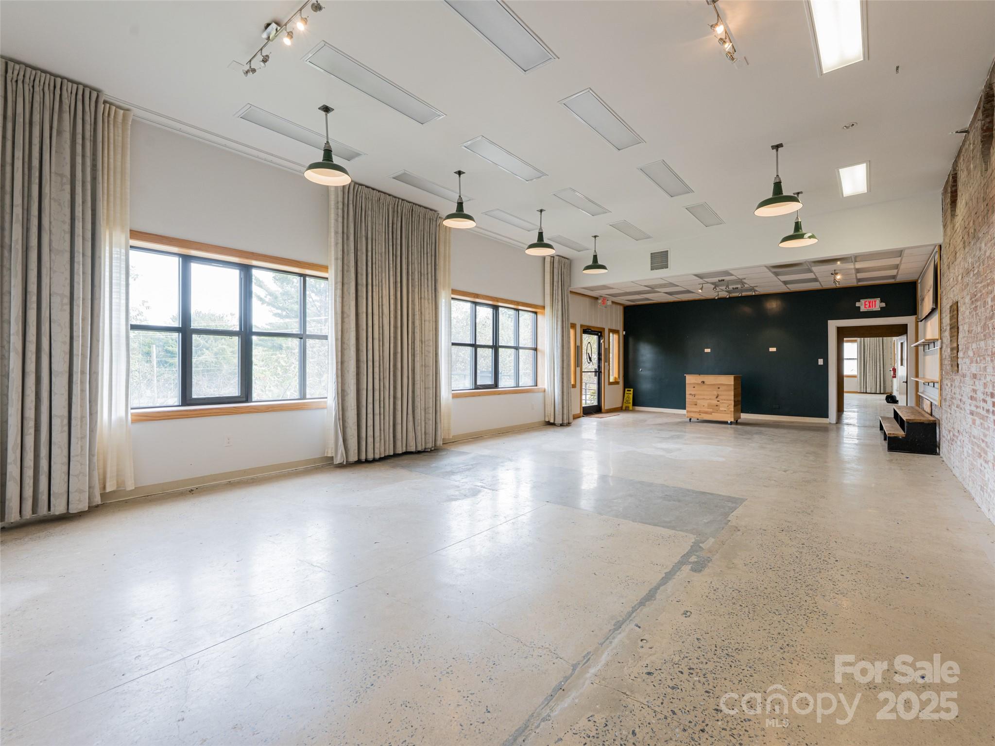 701 Oriole Drive Property Photo 11