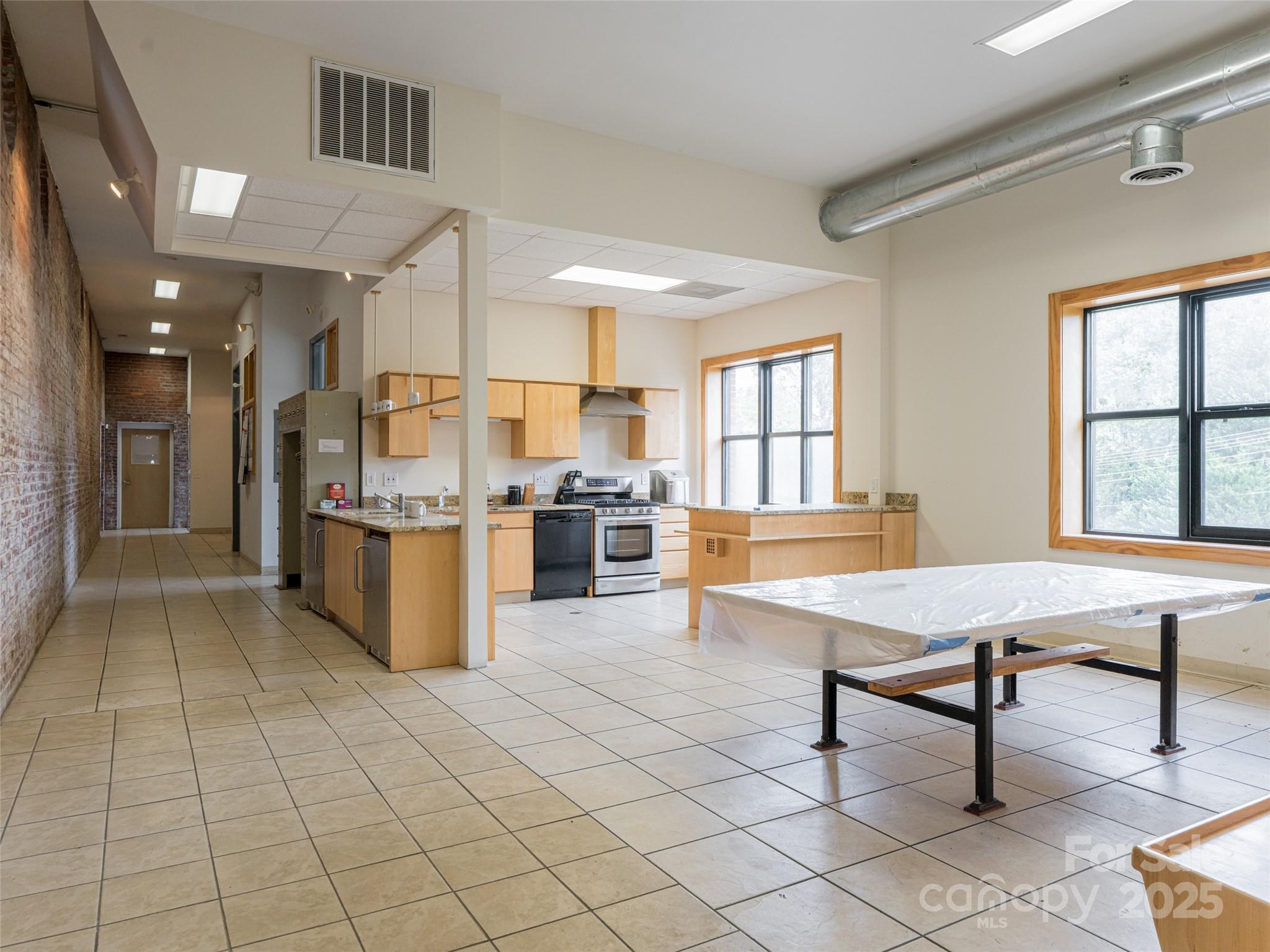 701 Oriole Drive Property Photo 18