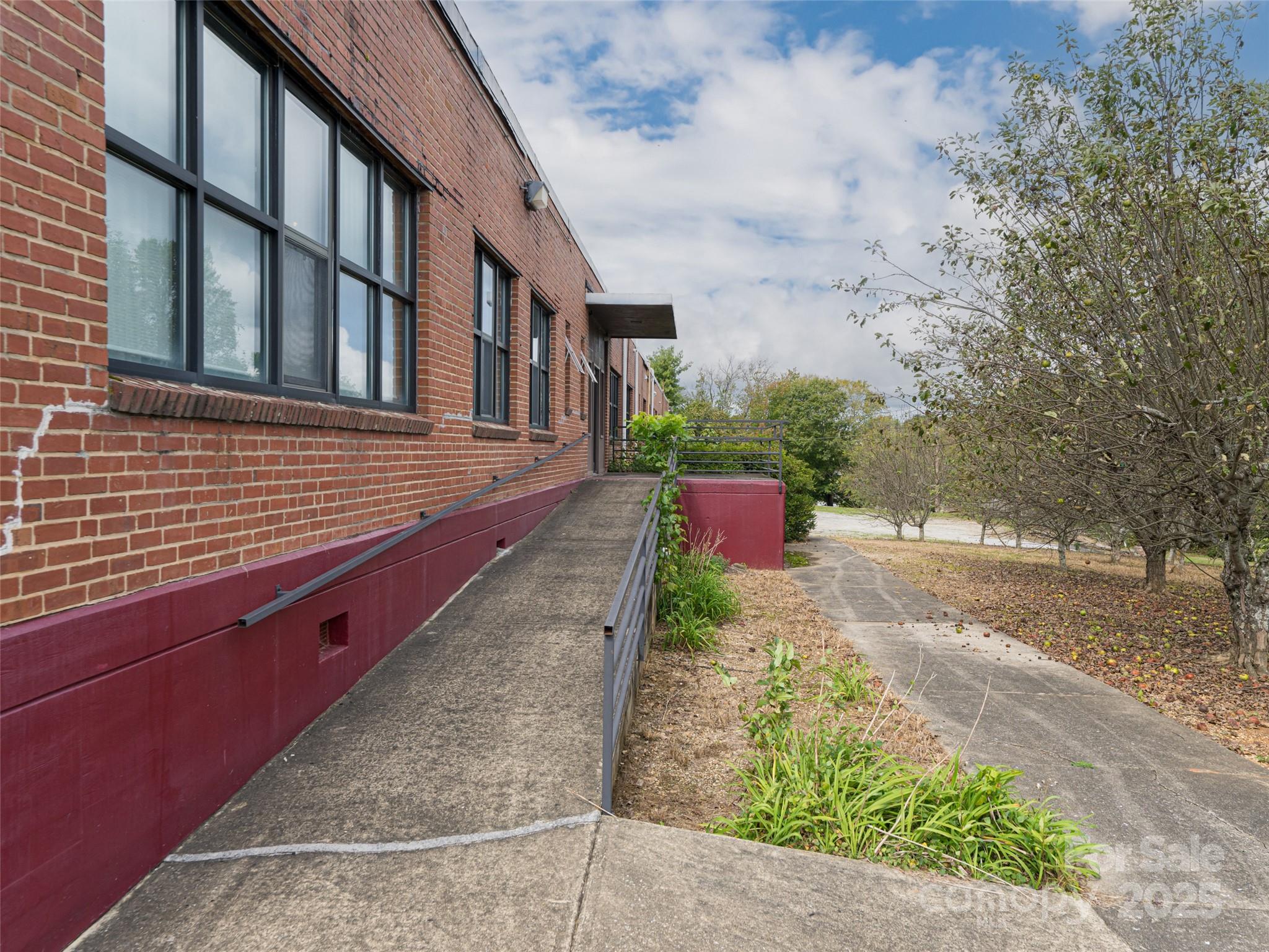 701 Oriole Drive Property Photo 39