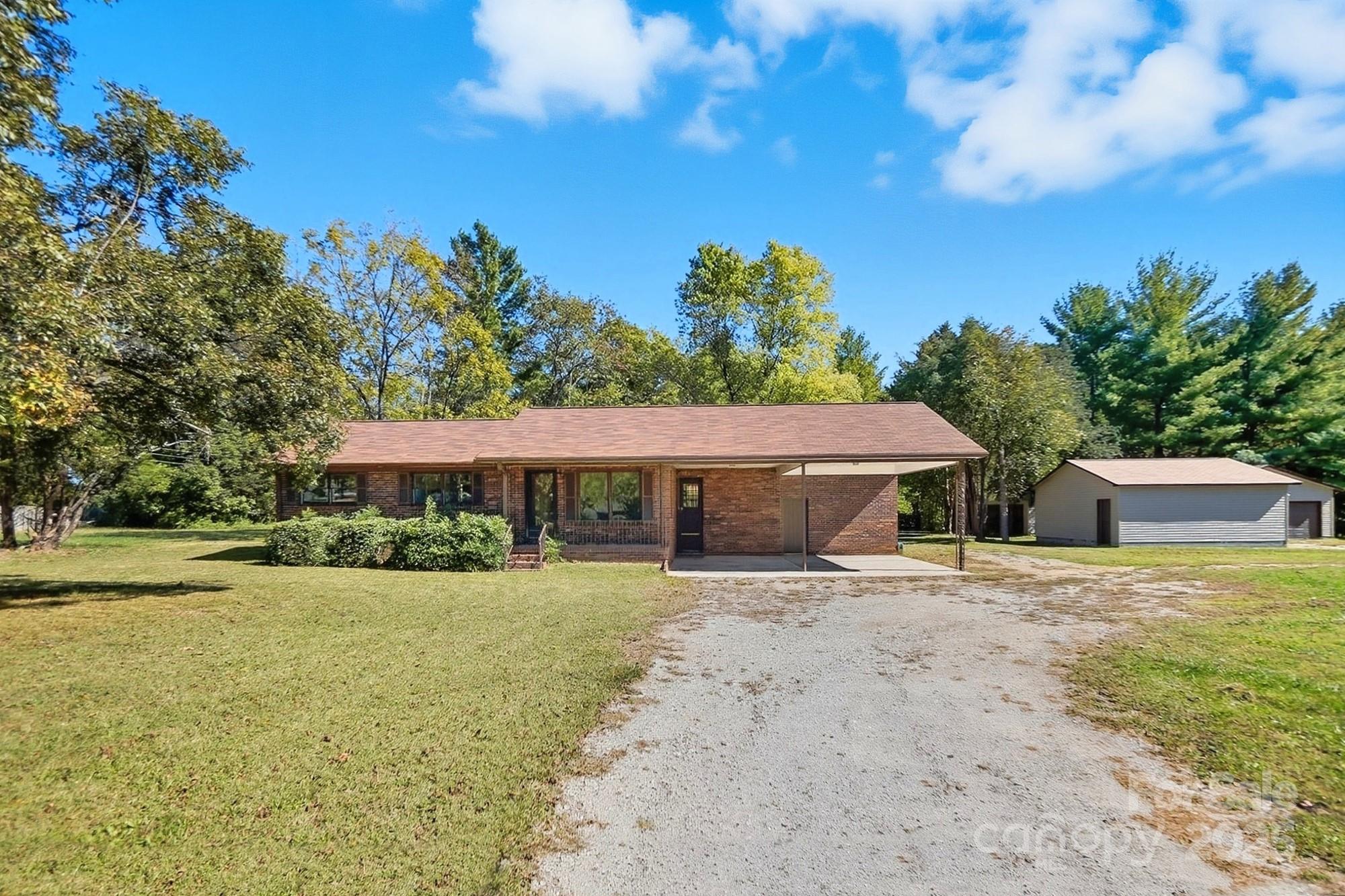 3230 W Innes Street Property Photo 7