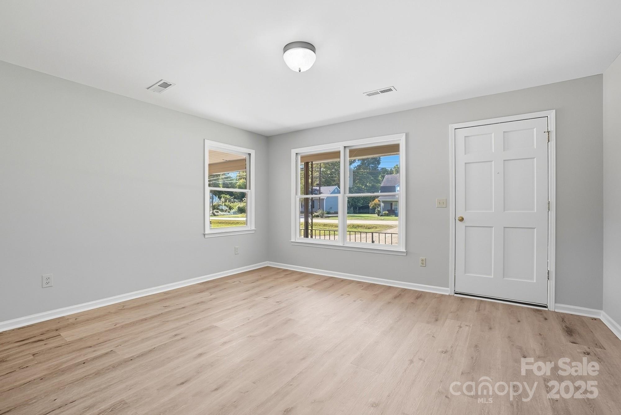 3230 W Innes Street Property Photo 11