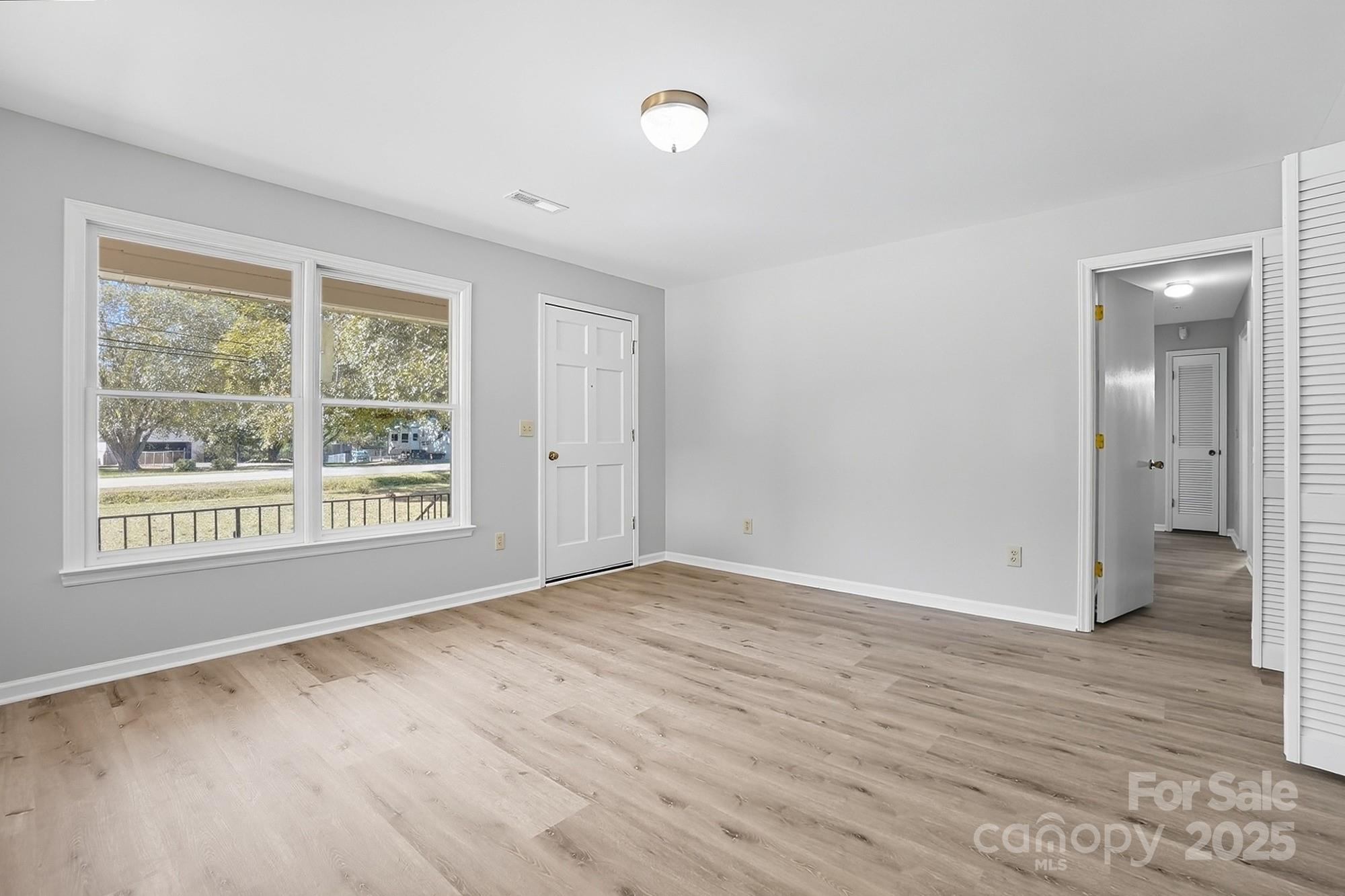 3230 W Innes Street Property Photo 12