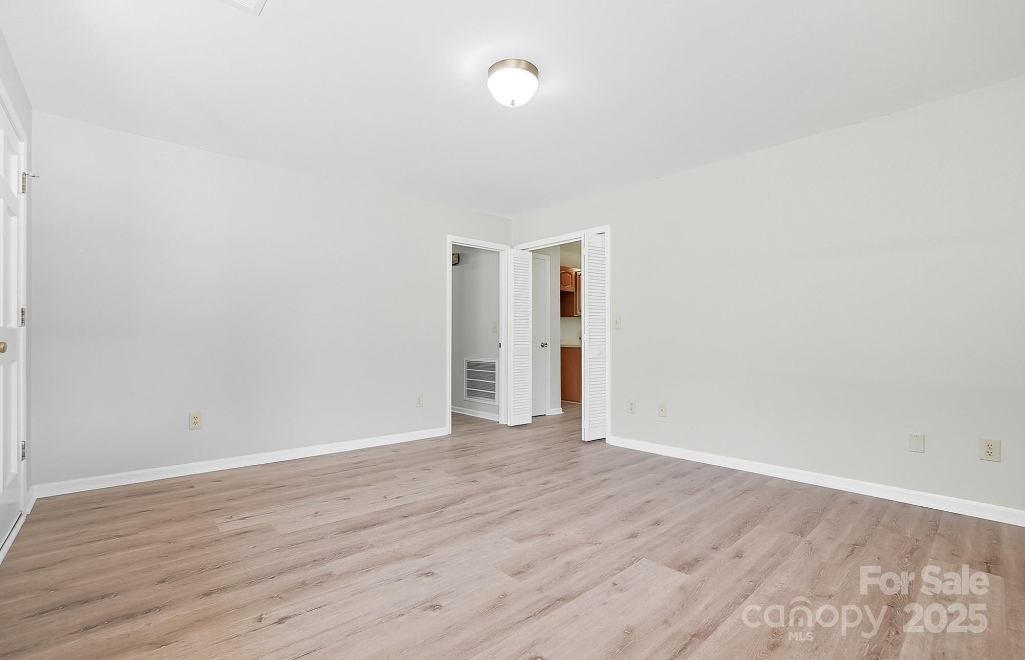 3230 W Innes Street Property Photo 15