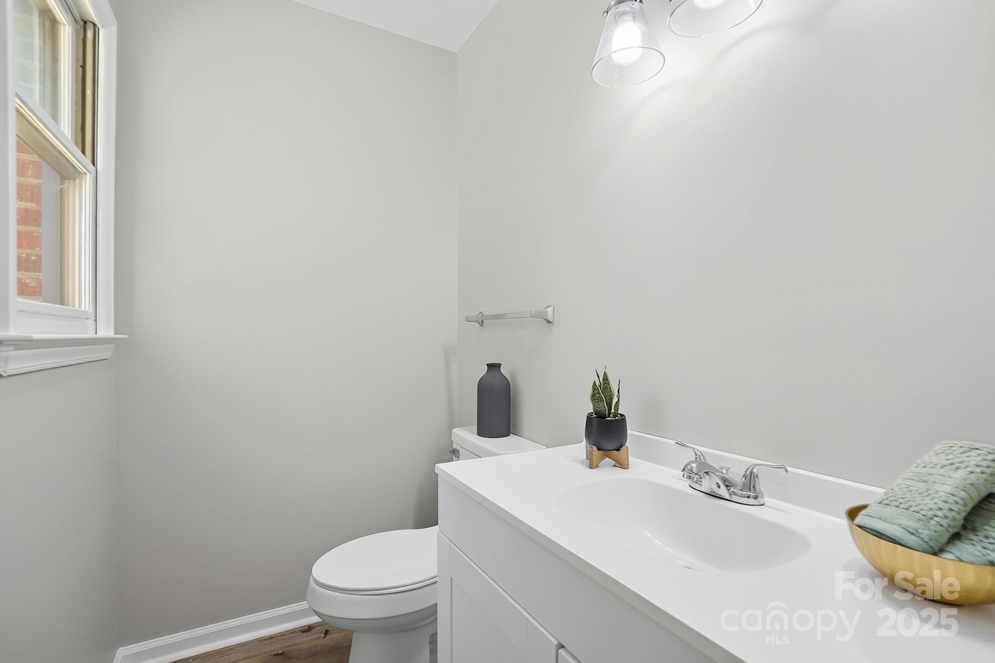 3230 W Innes Street Property Photo 27