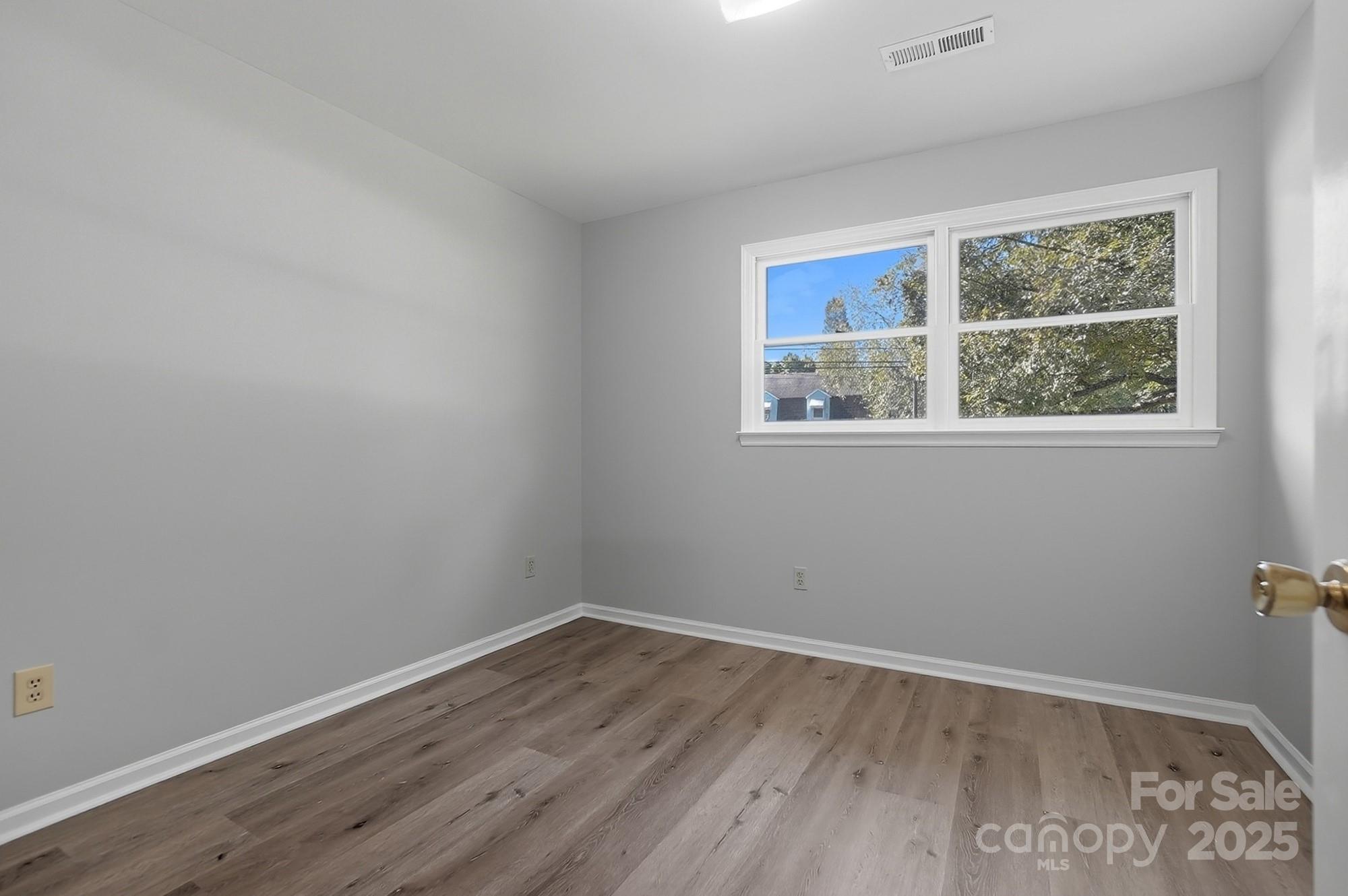 3230 W Innes Street Property Photo 33