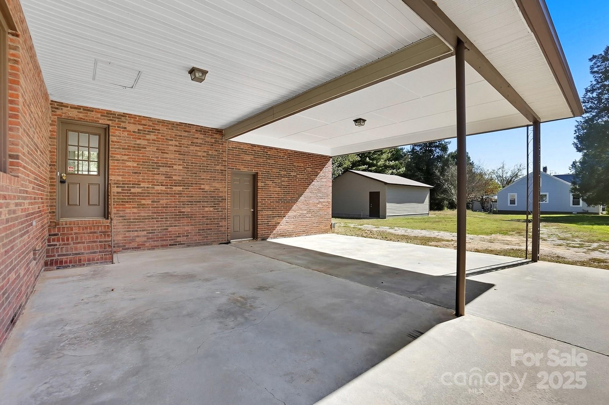 3230 W Innes Street Property Photo 37