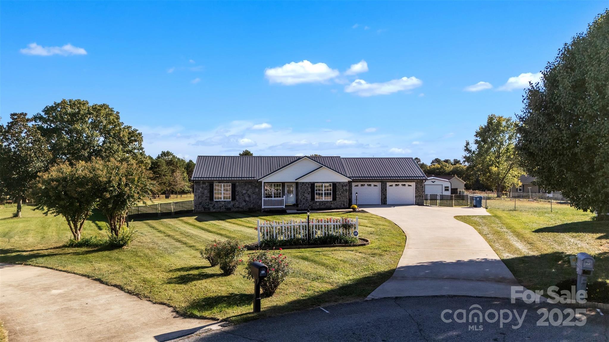 171 P Ls Place Property Photo 1