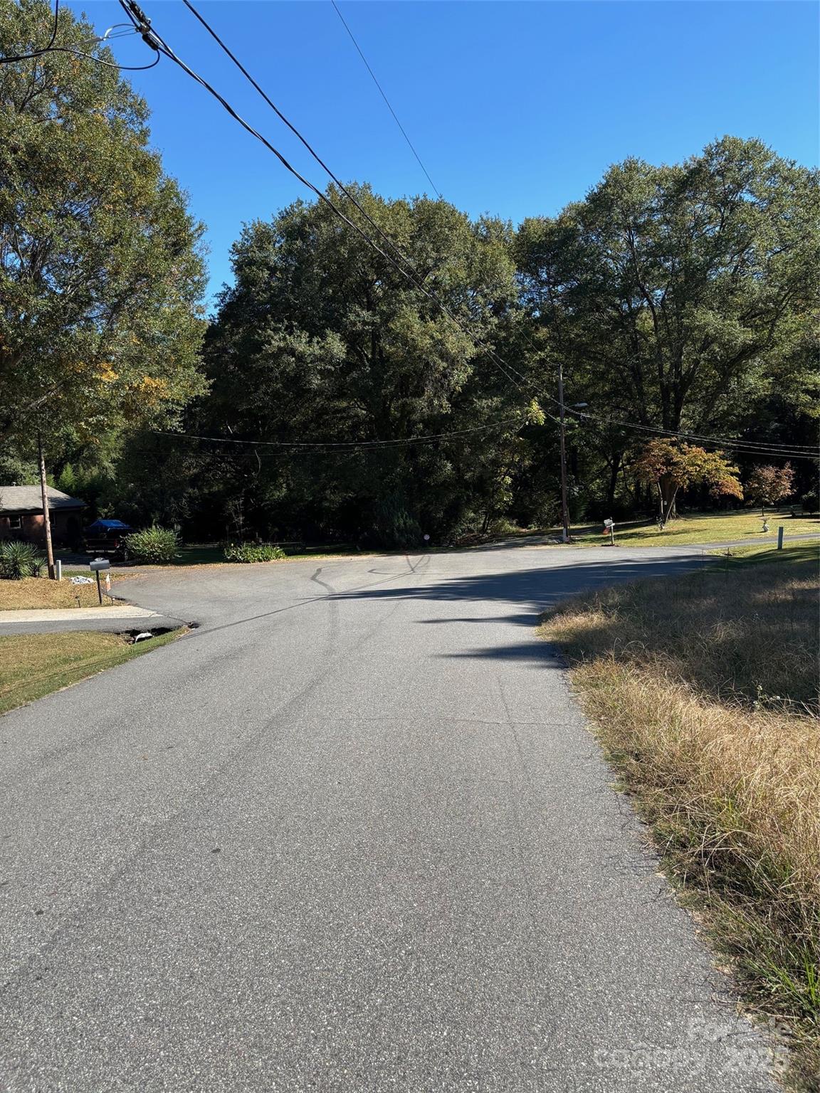 - Pinewood Circle Property Photo 4