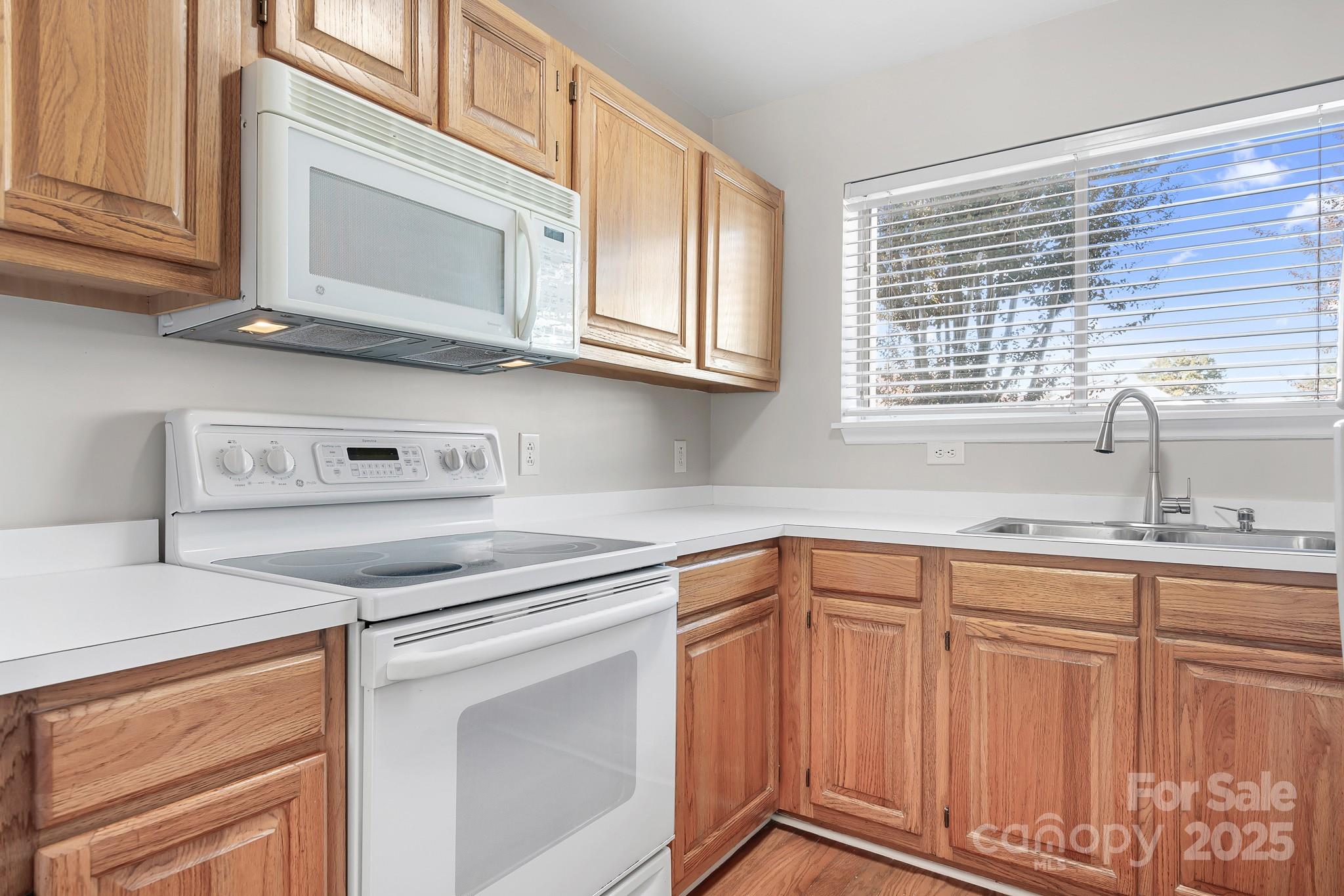 17450 Tuscany Lane Property Photo 5