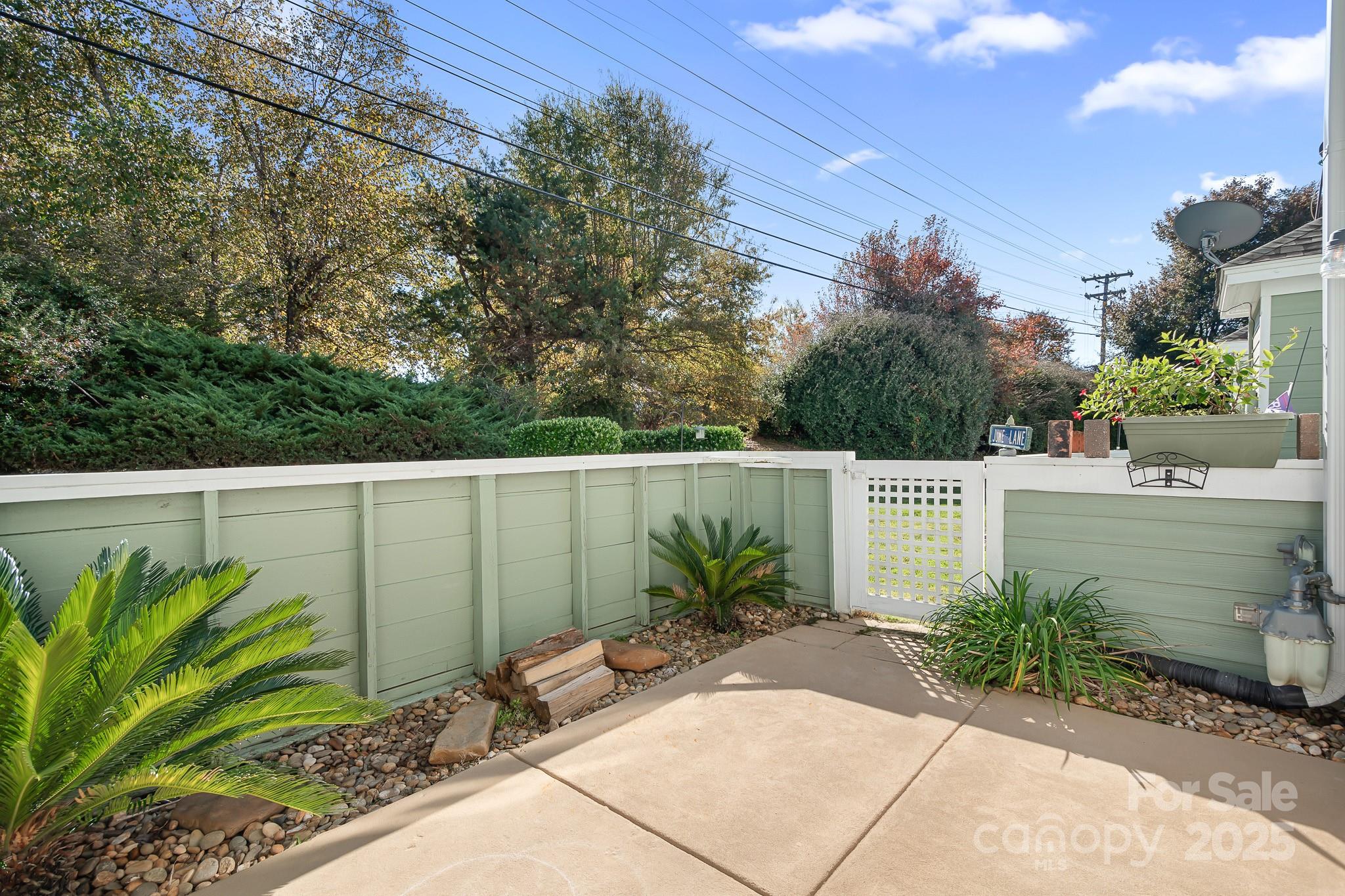 17450 Tuscany Lane Property Photo 10